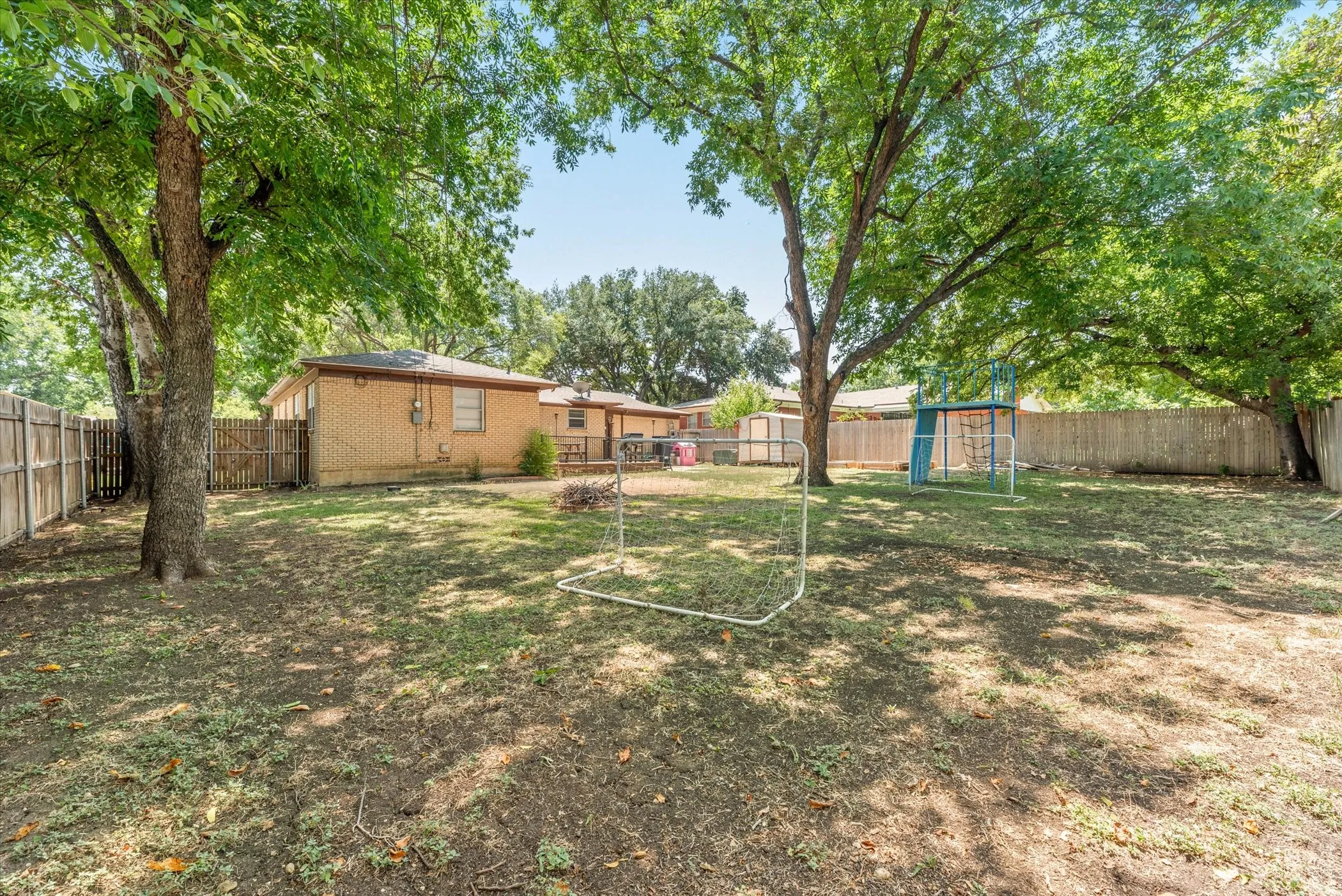 Single Family Residence For Sale in Tarrant County , 4709 Nadine Drive, Haltom City, Texas 76117, 3 Bedrooms, 2 Bathrooms, 2 Garage spaces, 1,297 Sqft, built in 1958, Preowned, Price $190,000, mls#20688959, Real Estate Agent in Haltom City, Homes For Sale in Tarrant county, Homes For Sale in Haltom City, Realtor in Haltom City Texas, Real Estate Brokerage Independent Realty Texas, Luminita Cordes Realtor