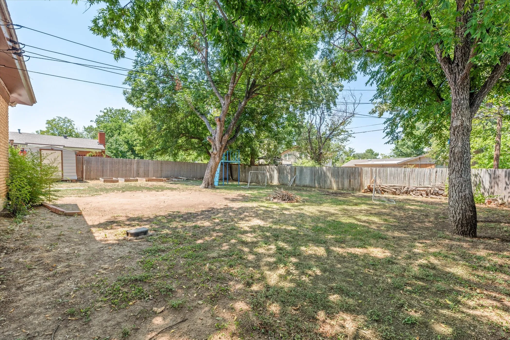 Single Family Residence For Sale in Tarrant County , 4709 Nadine Drive, Haltom City, Texas 76117, 3 Bedrooms, 2 Bathrooms, 2 Garage spaces, 1,297 Sqft, built in 1958, Preowned, Price $190,000, mls#20688959, Real Estate Agent in Haltom City, Homes For Sale in Tarrant county, Homes For Sale in Haltom City, Realtor in Haltom City Texas, Real Estate Brokerage Independent Realty Texas, Luminita Cordes Realtor