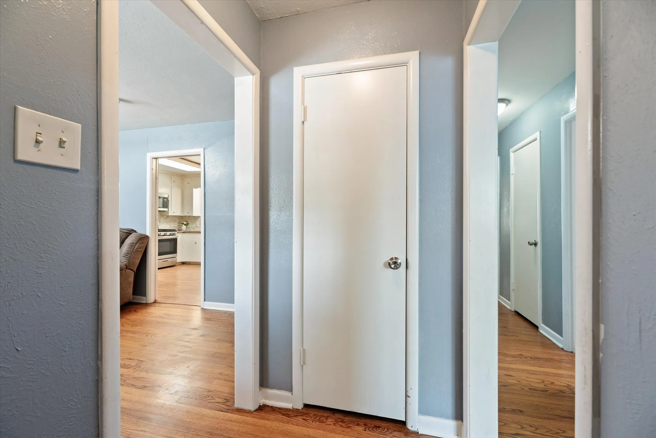 Single Family Residence For Sale in Tarrant County , 4709 Nadine Drive, Haltom City, Texas 76117, 3 Bedrooms, 2 Bathrooms, 2 Garage spaces, 1,297 Sqft, built in 1958, Preowned, Price $190,000, mls#20688959, Real Estate Agent in Haltom City, Homes For Sale in Tarrant county, Homes For Sale in Haltom City, Realtor in Haltom City Texas, Real Estate Brokerage Independent Realty Texas, Luminita Cordes Realtor