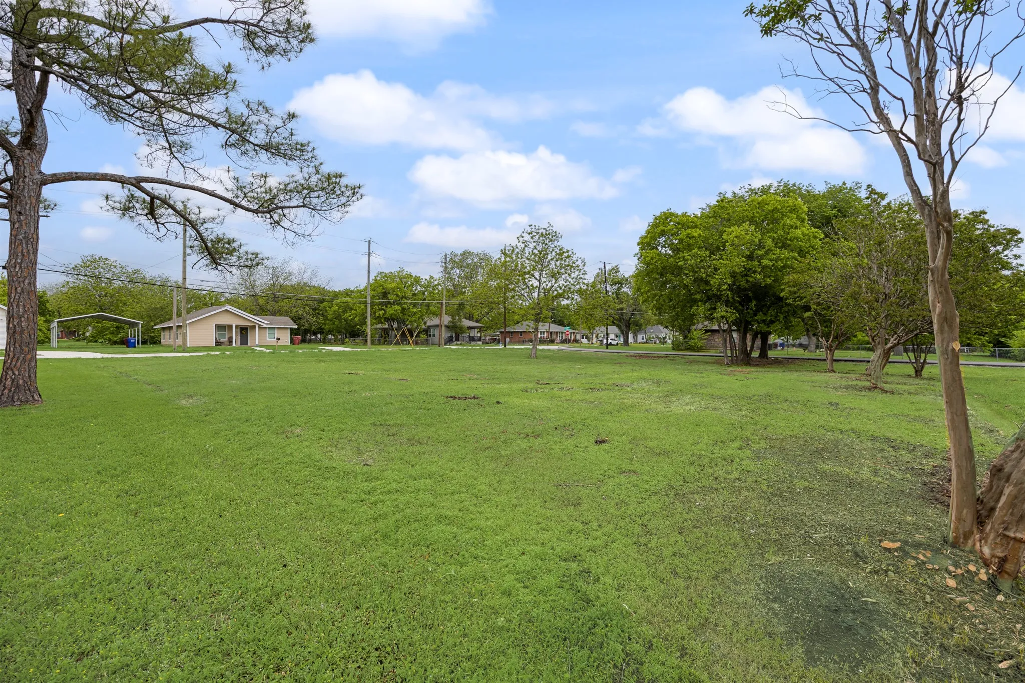 Unimproved Land For Sale in Rockwall County , 616 N Josephine Street, Royse City, Texas 75189, 0, 0, Garage spaces, 0 Sqft, built in 1955, mls#20697412, Real Estate Agent in Royse City, Homes For Sale in Rockwall county, Homes For Sale in Royse City, Realtor in Royse City Texas, Real Estate Brokerage Independent Realty Texas, Luminita Cordes Realtor