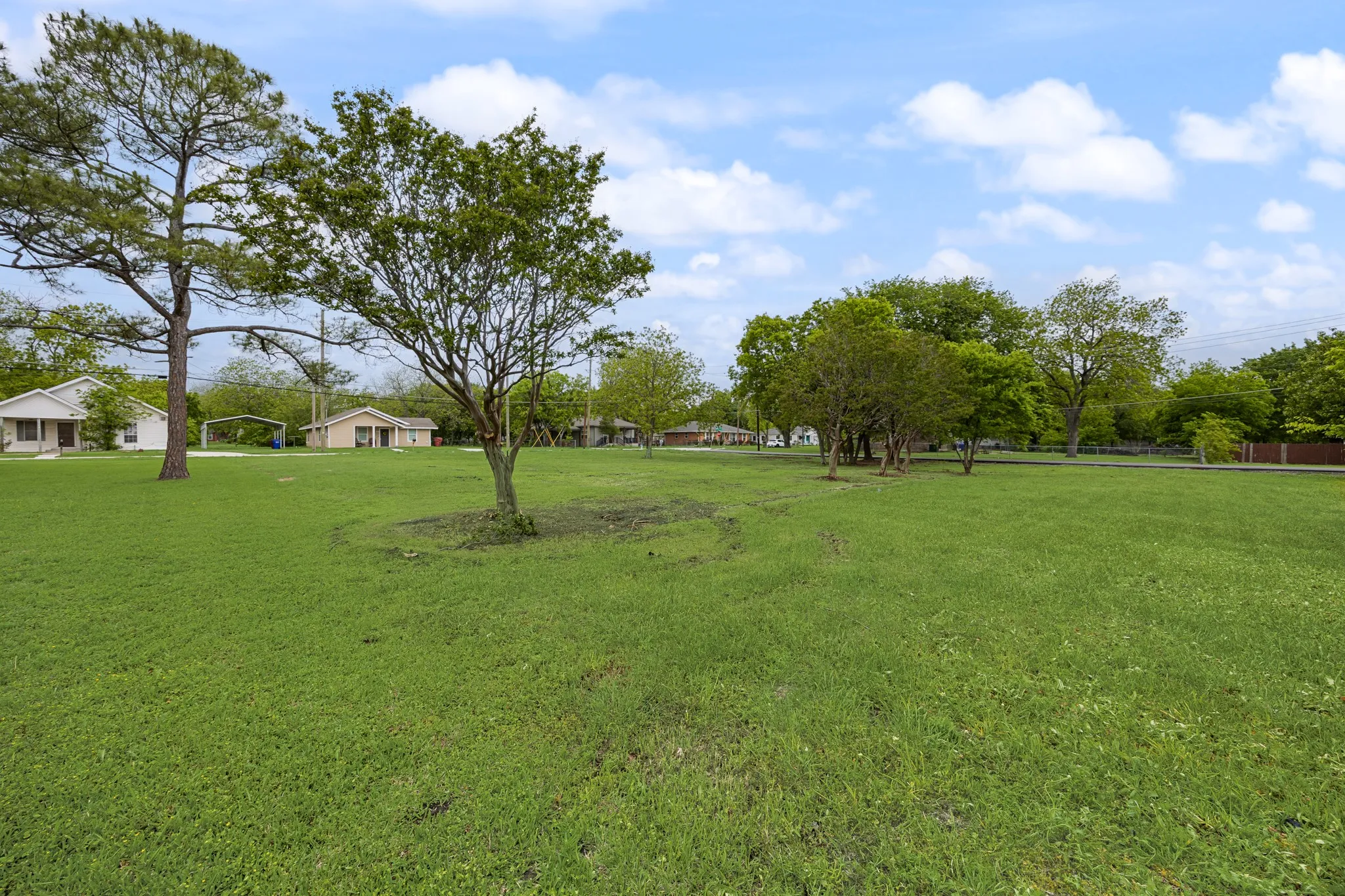 Unimproved Land For Sale in Rockwall County , 616 N Josephine Street, Royse City, Texas 75189, 0, 0, Garage spaces, 0 Sqft, built in 1955, mls#20697412, Real Estate Agent in Royse City, Homes For Sale in Rockwall county, Homes For Sale in Royse City, Realtor in Royse City Texas, Real Estate Brokerage Independent Realty Texas, Luminita Cordes Realtor