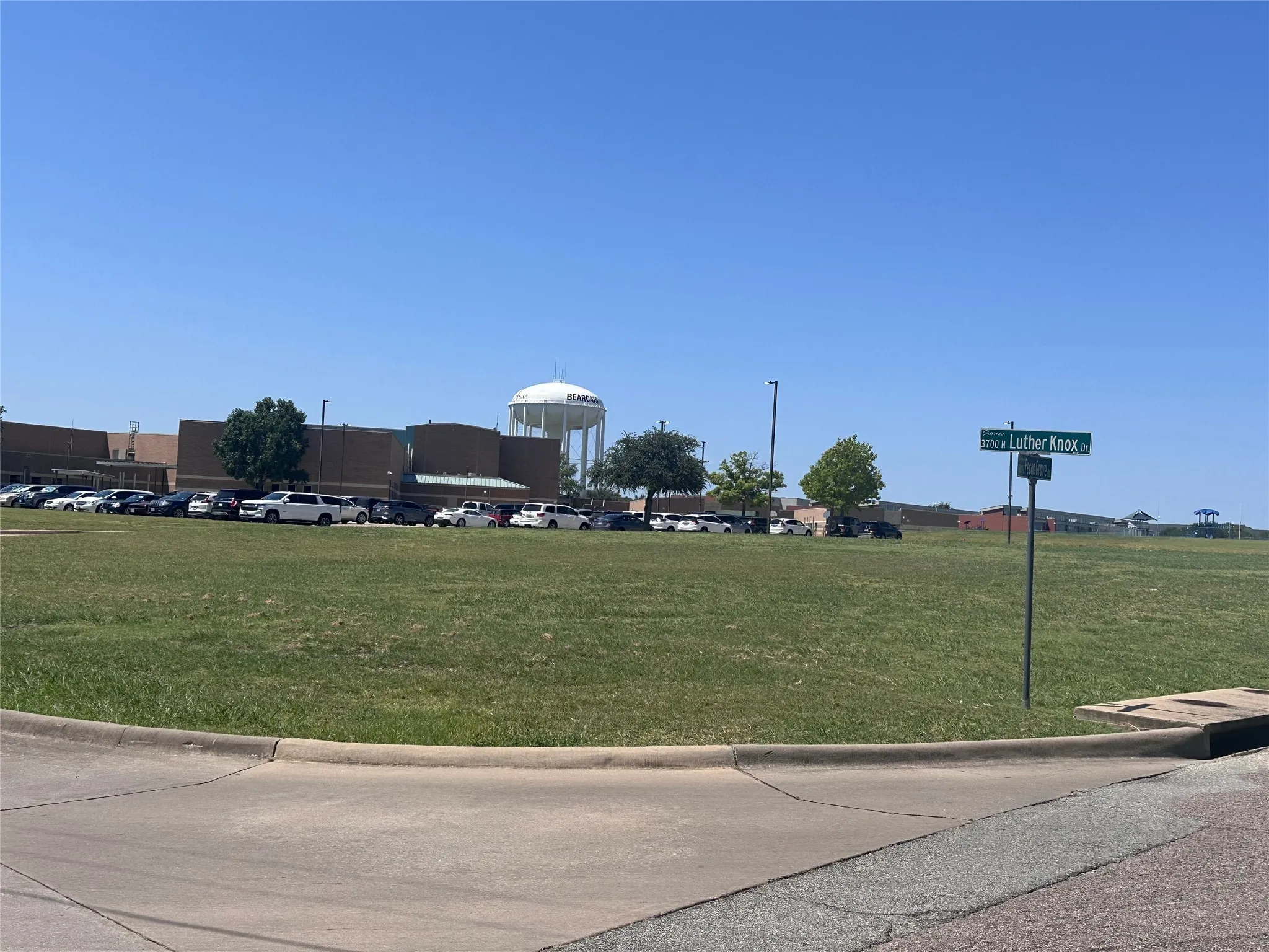 Unimproved Land For Sale in Grayson County , 0000 Texoma Parkway, Sherman, Texas 75090, 0, 0, Garage spaces, 0 Sqft, built in 0, Price $550,000, mls#20702222, Real Estate Agent in Sherman, Homes For Sale in Grayson county, Homes For Sale in Sherman, Realtor in Sherman Texas, Real Estate Brokerage Independent Realty Texas, Luminita Cordes Realtor