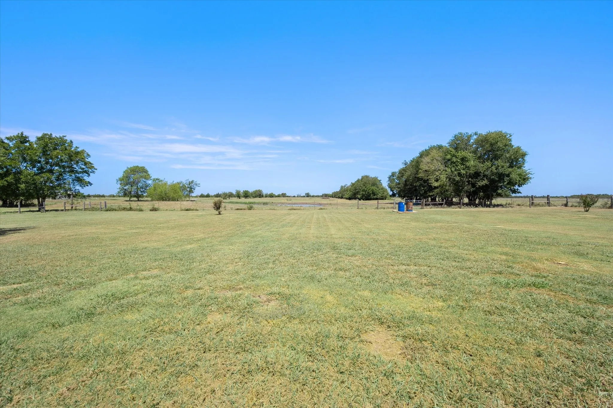 Single Family Residence For Sale in Navarro County , 6415 County Road 2030, Powell, Texas 75153, 3 Bedrooms, 2 Bathrooms, 2 Garage spaces, 2,925 Sqft, built in 2011, Price $785,000, mls#20705954, Real Estate Agent in Powell, Homes For Sale in Navarro county, Homes For Sale in Powell, Realtor in Powell Texas, Real Estate Brokerage Independent Realty Texas, Luminita Cordes Realtor
