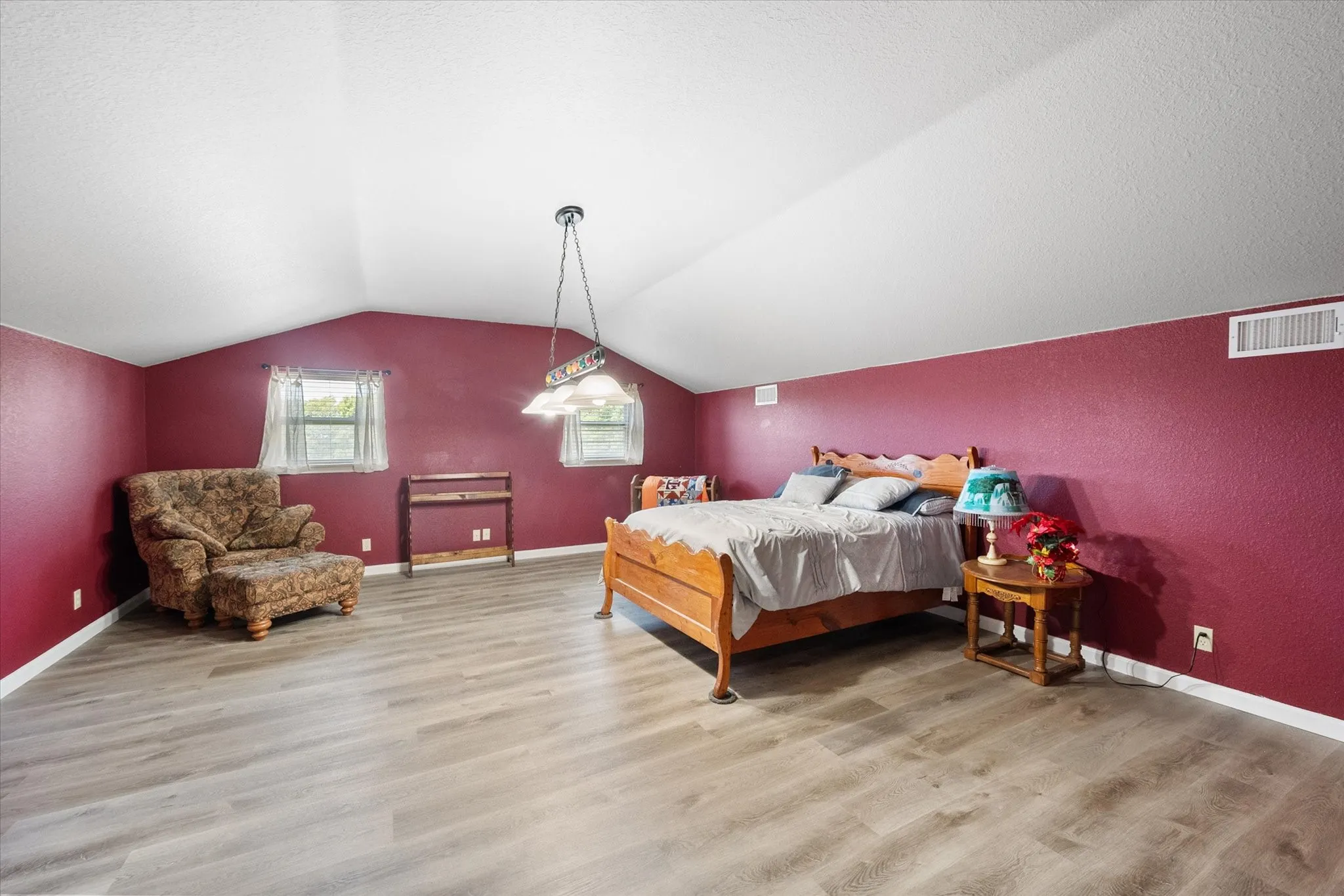 Single Family Residence For Sale in Navarro County , 6415 County Road 2030, Powell, Texas 75153, 3 Bedrooms, 2 Bathrooms, 2 Garage spaces, 2,925 Sqft, built in 2011, Price $785,000, mls#20705954, Real Estate Agent in Powell, Homes For Sale in Navarro county, Homes For Sale in Powell, Realtor in Powell Texas, Real Estate Brokerage Independent Realty Texas, Luminita Cordes Realtor