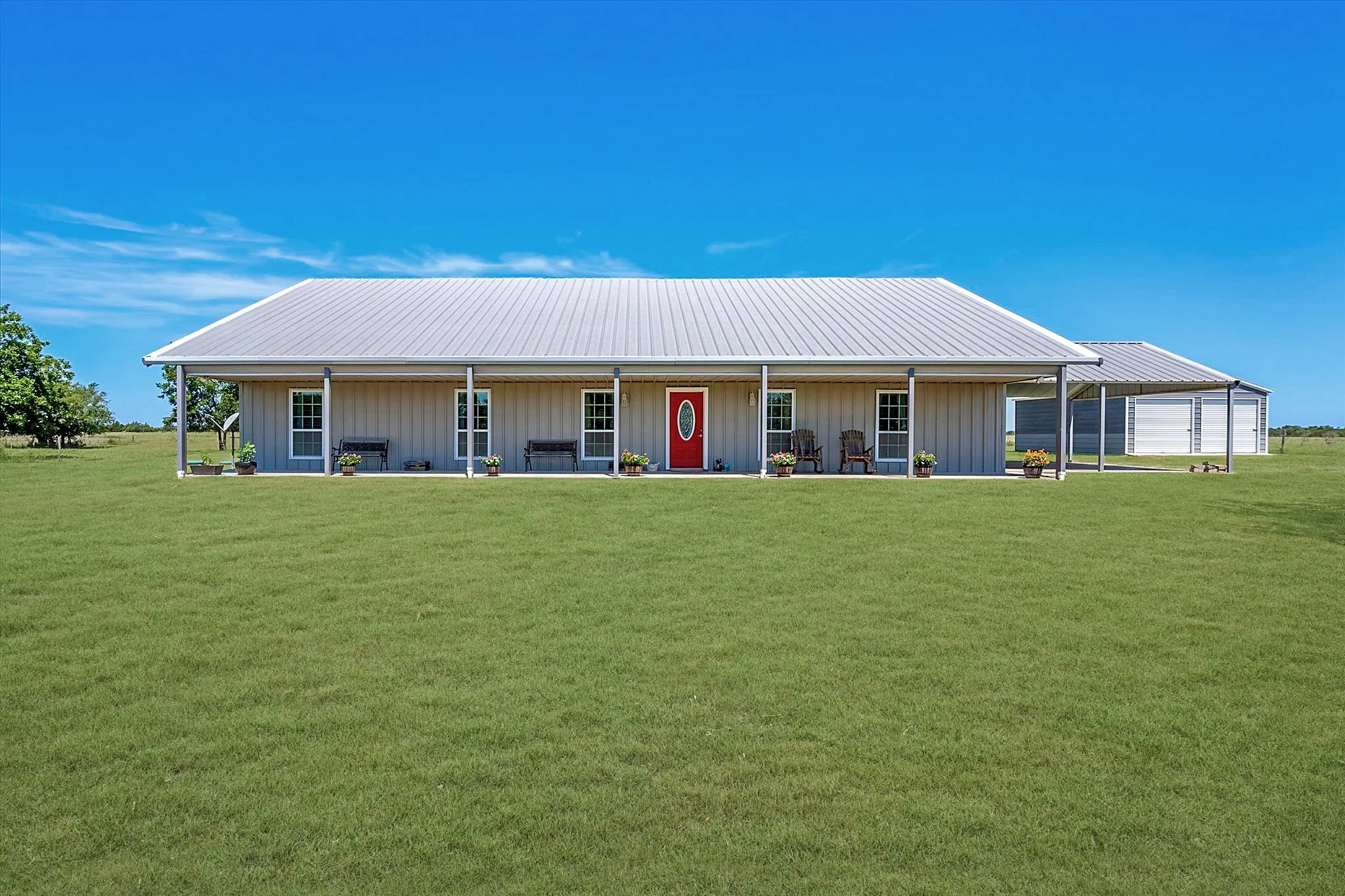Single Family Residence For Sale in Navarro County , 6415 County Road 2030, Powell, Texas 75153, 3 Bedrooms, 2 Bathrooms, 2 Garage spaces, 2,925 Sqft, built in 2011, Price $785,000, mls#20705954, Real Estate Agent in Powell, Homes For Sale in Navarro county, Homes For Sale in Powell, Realtor in Powell Texas, Real Estate Brokerage Independent Realty Texas, Luminita Cordes Realtor
