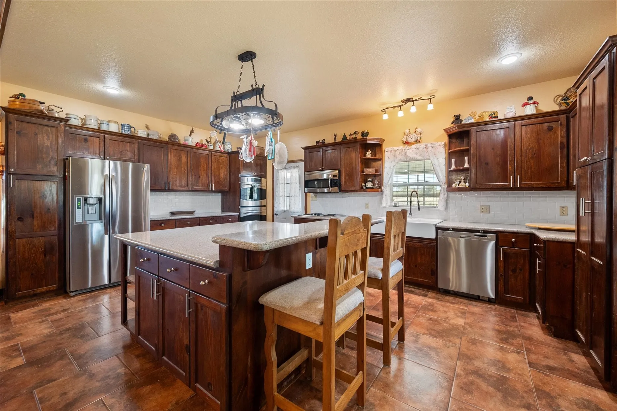 Single Family Residence For Sale in Navarro County , 6415 County Road 2030, Powell, Texas 75153, 3 Bedrooms, 2 Bathrooms, 2 Garage spaces, 2,925 Sqft, built in 2011, Price $785,000, mls#20705954, Real Estate Agent in Powell, Homes For Sale in Navarro county, Homes For Sale in Powell, Realtor in Powell Texas, Real Estate Brokerage Independent Realty Texas, Luminita Cordes Realtor