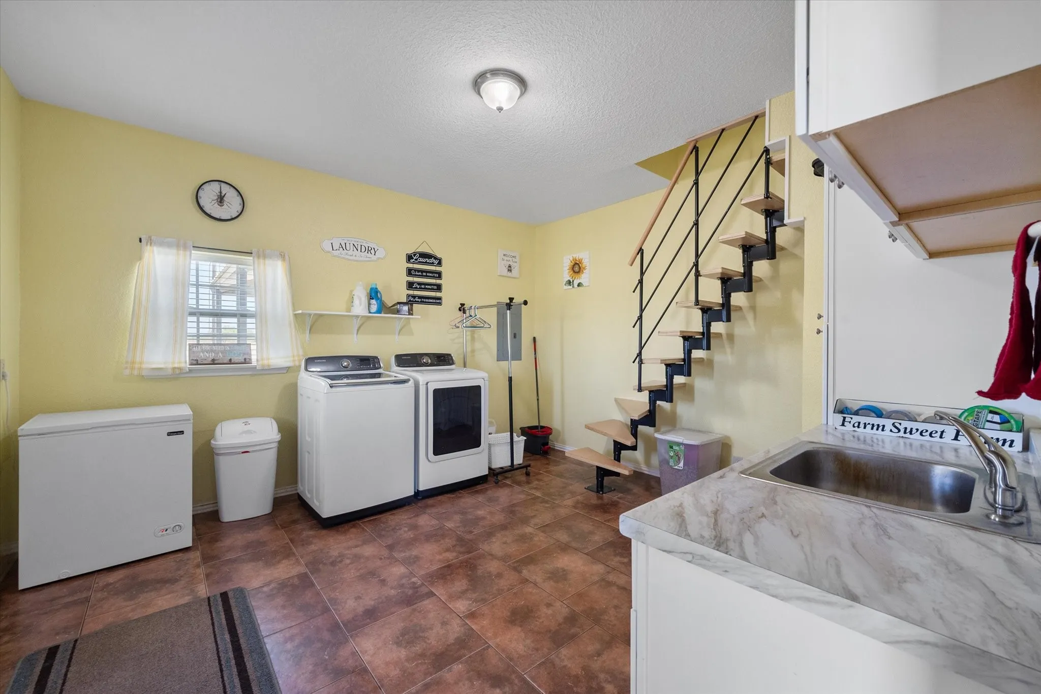 Single Family Residence For Sale in Navarro County , 6415 County Road 2030, Powell, Texas 75153, 3 Bedrooms, 2 Bathrooms, 2 Garage spaces, 2,925 Sqft, built in 2011, Price $785,000, mls#20705954, Real Estate Agent in Powell, Homes For Sale in Navarro county, Homes For Sale in Powell, Realtor in Powell Texas, Real Estate Brokerage Independent Realty Texas, Luminita Cordes Realtor