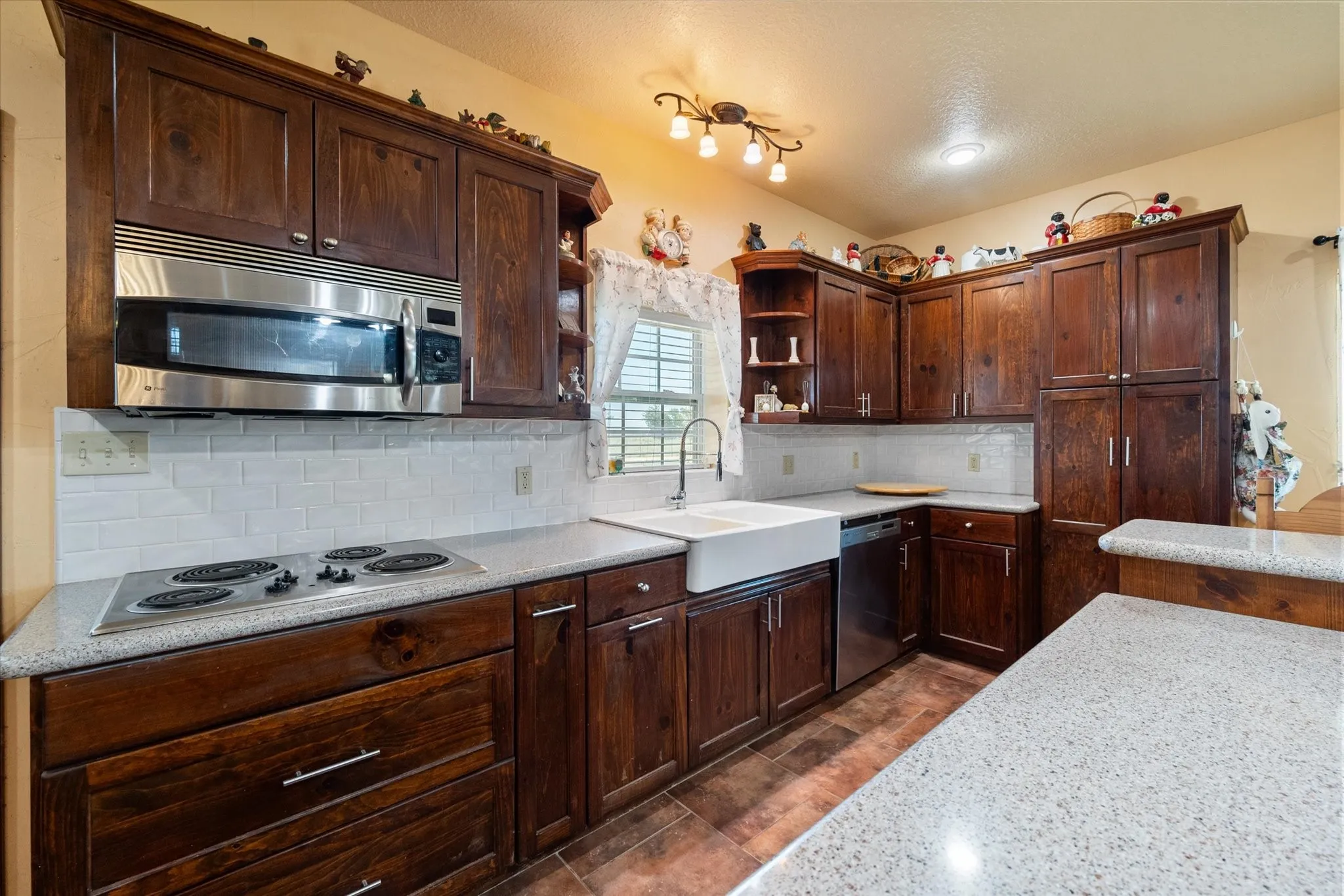 Single Family Residence For Sale in Navarro County , 6415 County Road 2030, Powell, Texas 75153, 3 Bedrooms, 2 Bathrooms, 2 Garage spaces, 2,925 Sqft, built in 2011, Price $785,000, mls#20705954, Real Estate Agent in Powell, Homes For Sale in Navarro county, Homes For Sale in Powell, Realtor in Powell Texas, Real Estate Brokerage Independent Realty Texas, Luminita Cordes Realtor