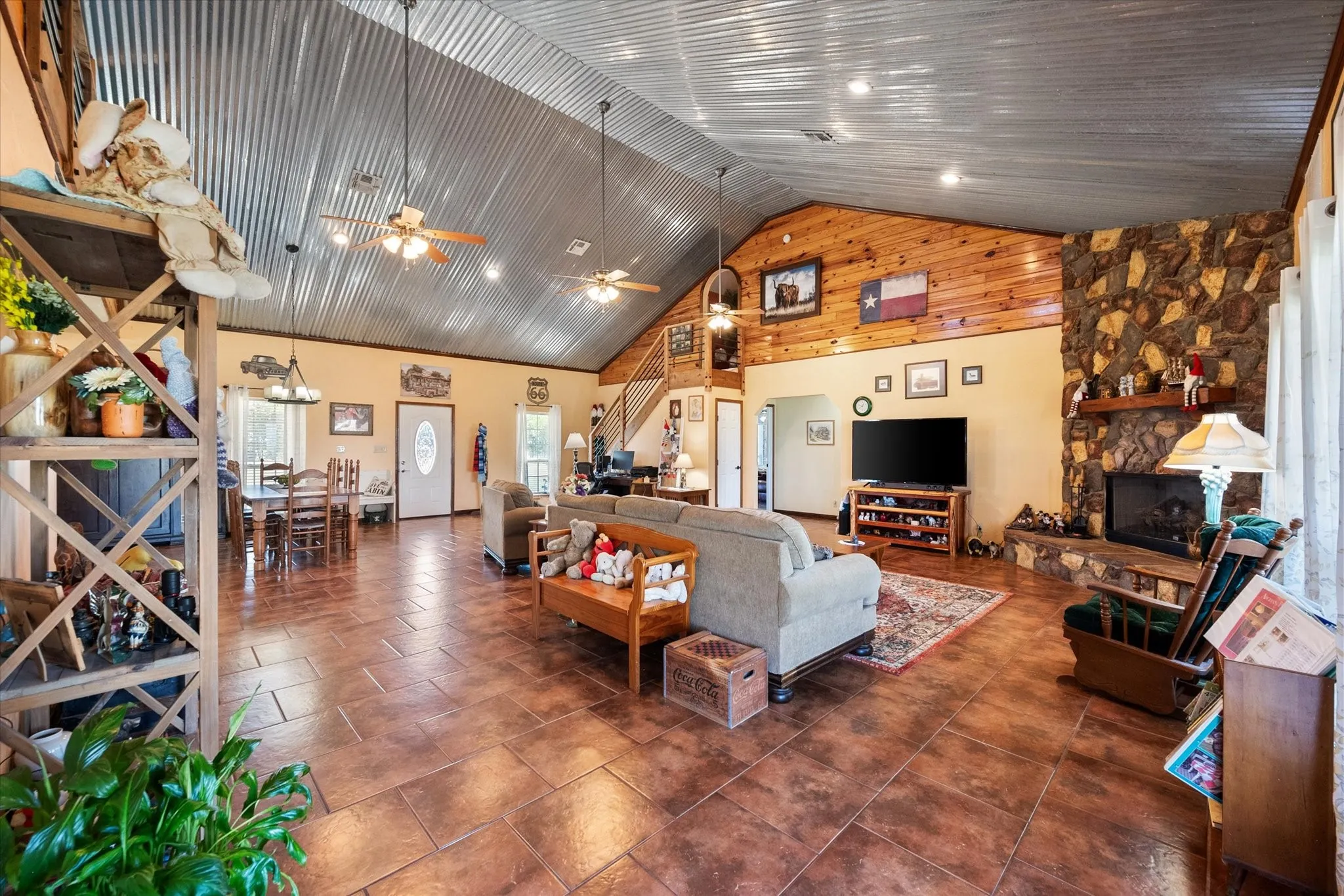 Single Family Residence For Sale in Navarro County , 6415 County Road 2030, Powell, Texas 75153, 3 Bedrooms, 2 Bathrooms, 2 Garage spaces, 2,925 Sqft, built in 2011, Price $785,000, mls#20705954, Real Estate Agent in Powell, Homes For Sale in Navarro county, Homes For Sale in Powell, Realtor in Powell Texas, Real Estate Brokerage Independent Realty Texas, Luminita Cordes Realtor