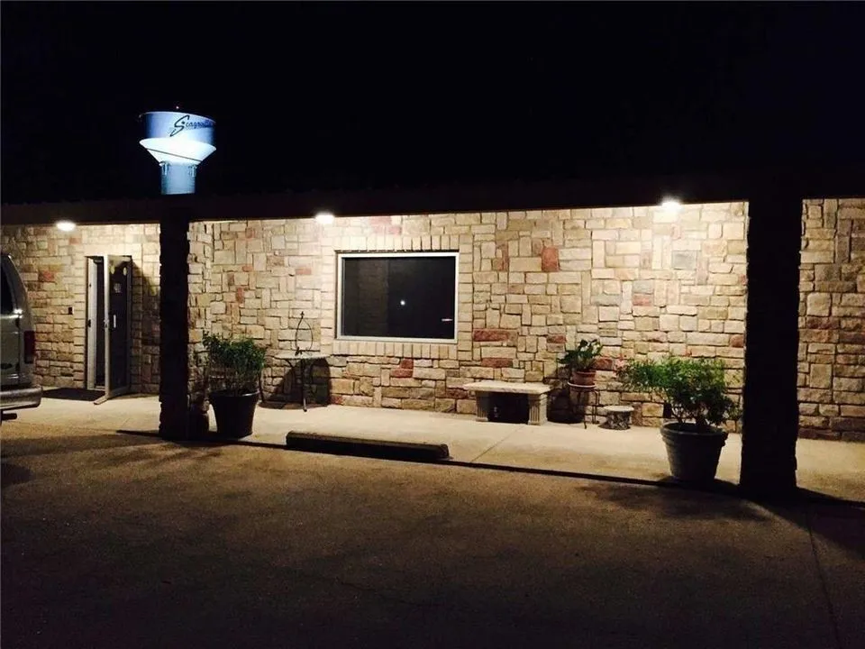 Retail For Sale in Dallas County , 200 W Malloy Bridge Road, Seagoville, Texas 75159, 0, 0, Garage spaces, 0 Sqft, built in 1999, mls#20706905, Real Estate Agent in Seagoville, Homes For Sale in Dallas county, Homes For Sale in Seagoville, Realtor in Seagoville Texas, Real Estate Brokerage Independent Realty Texas, Luminita Cordes Realtor