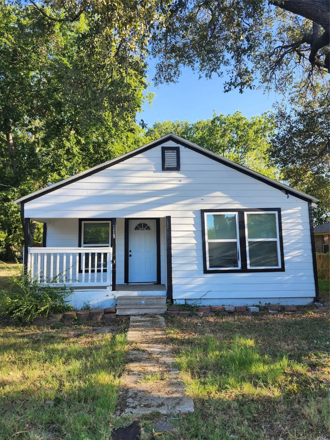 View of front facade featuring a porch