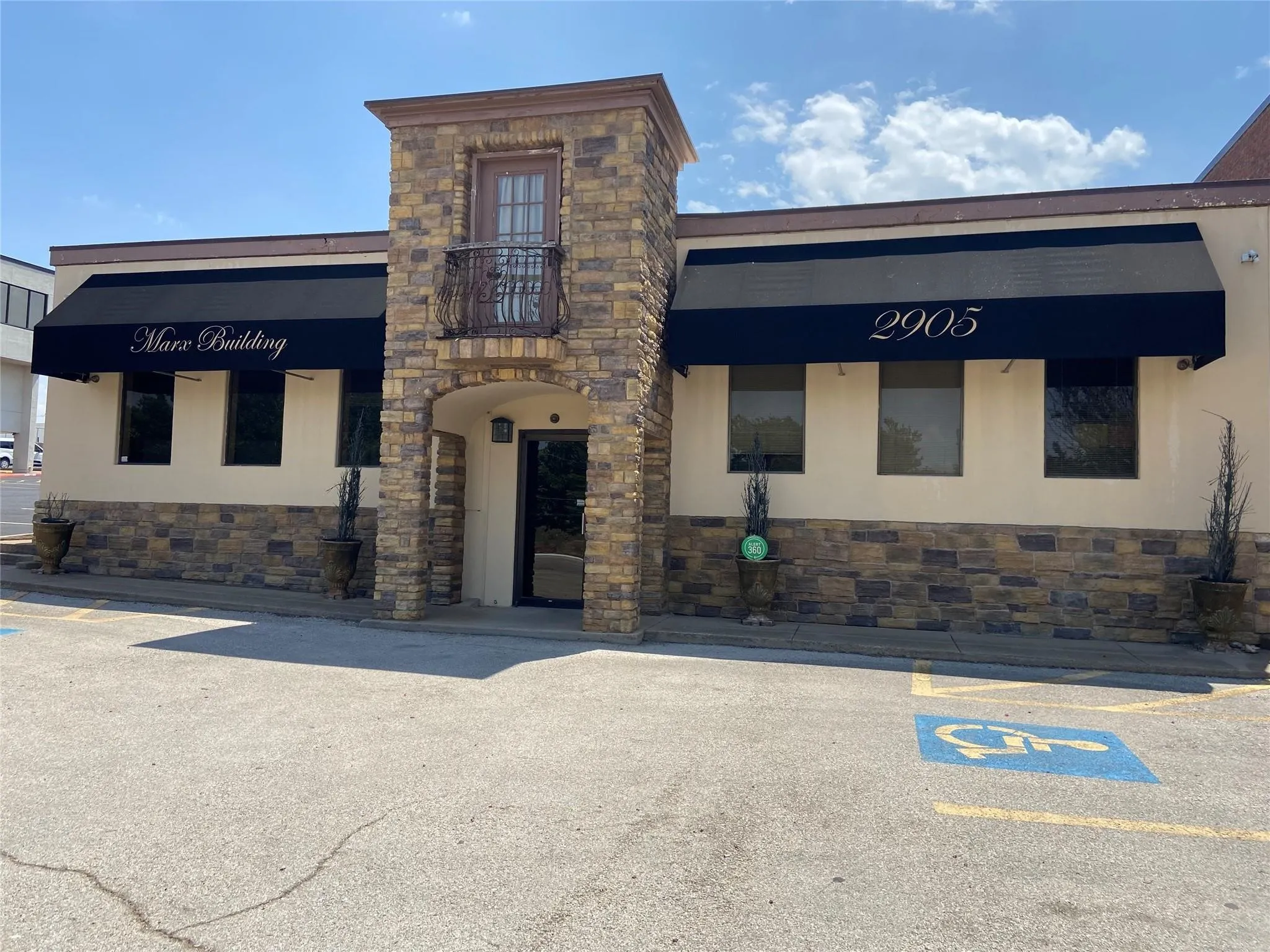 Office For Sale in Tarrant County , 2905 Lackland Road, Fort Worth, Texas 76116, 0, 0, Garage spaces, 0 Sqft, built in 1982, Preowned, Price $749,900, mls#20717894, Real Estate Agent in Fort Worth, Homes For Sale in Tarrant county, Homes For Sale in Fort Worth, Realtor in Fort Worth Texas, Real Estate Brokerage Independent Realty Texas, Luminita Cordes Realtor