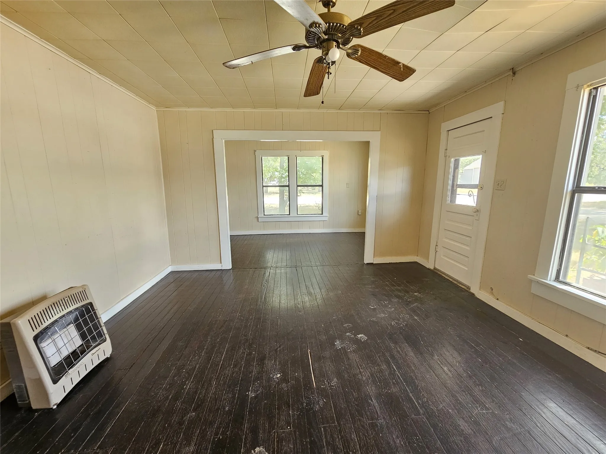 Single Family Residence For Sale in Brown County , 216 E Pecan Street, Bangs, Texas 76823, 2 Bedroom, 2 Bathroom, Garage spaces, 1,342 Sqft, built in 0, mls#20714856, Real Estate Agent in Bangs, Homes For Sale in Brown county, Homes For Sale in Bangs, Realtor in Bangs Texas, Real Estate Brokerage Independent Realty Texas, Luminita Cordes Realtor