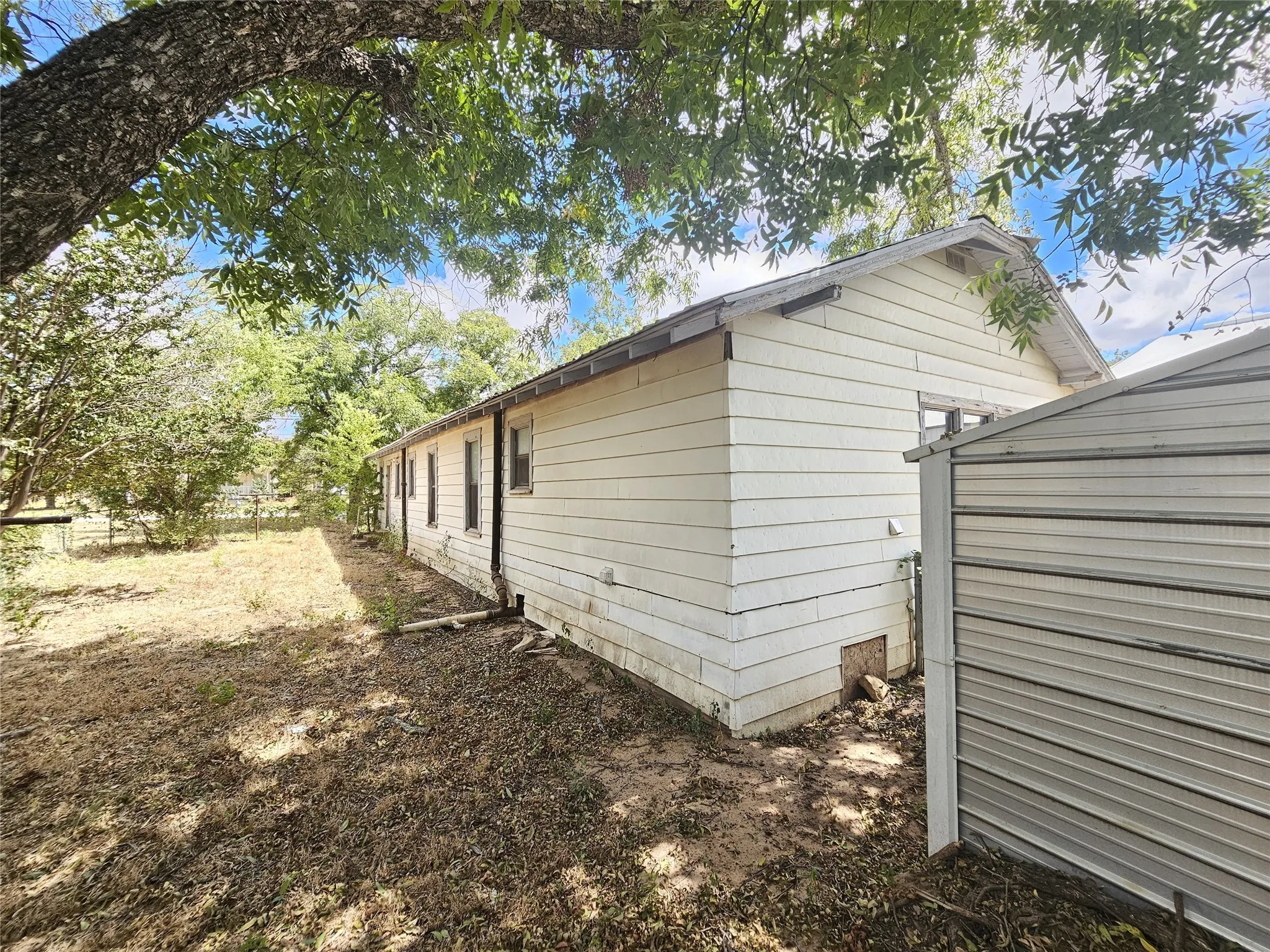 Single Family Residence For Sale in Brown County , 216 E Pecan Street, Bangs, Texas 76823, 2 Bedroom, 2 Bathroom, Garage spaces, 1,342 Sqft, built in 0, mls#20714856, Real Estate Agent in Bangs, Homes For Sale in Brown county, Homes For Sale in Bangs, Realtor in Bangs Texas, Real Estate Brokerage Independent Realty Texas, Luminita Cordes Realtor