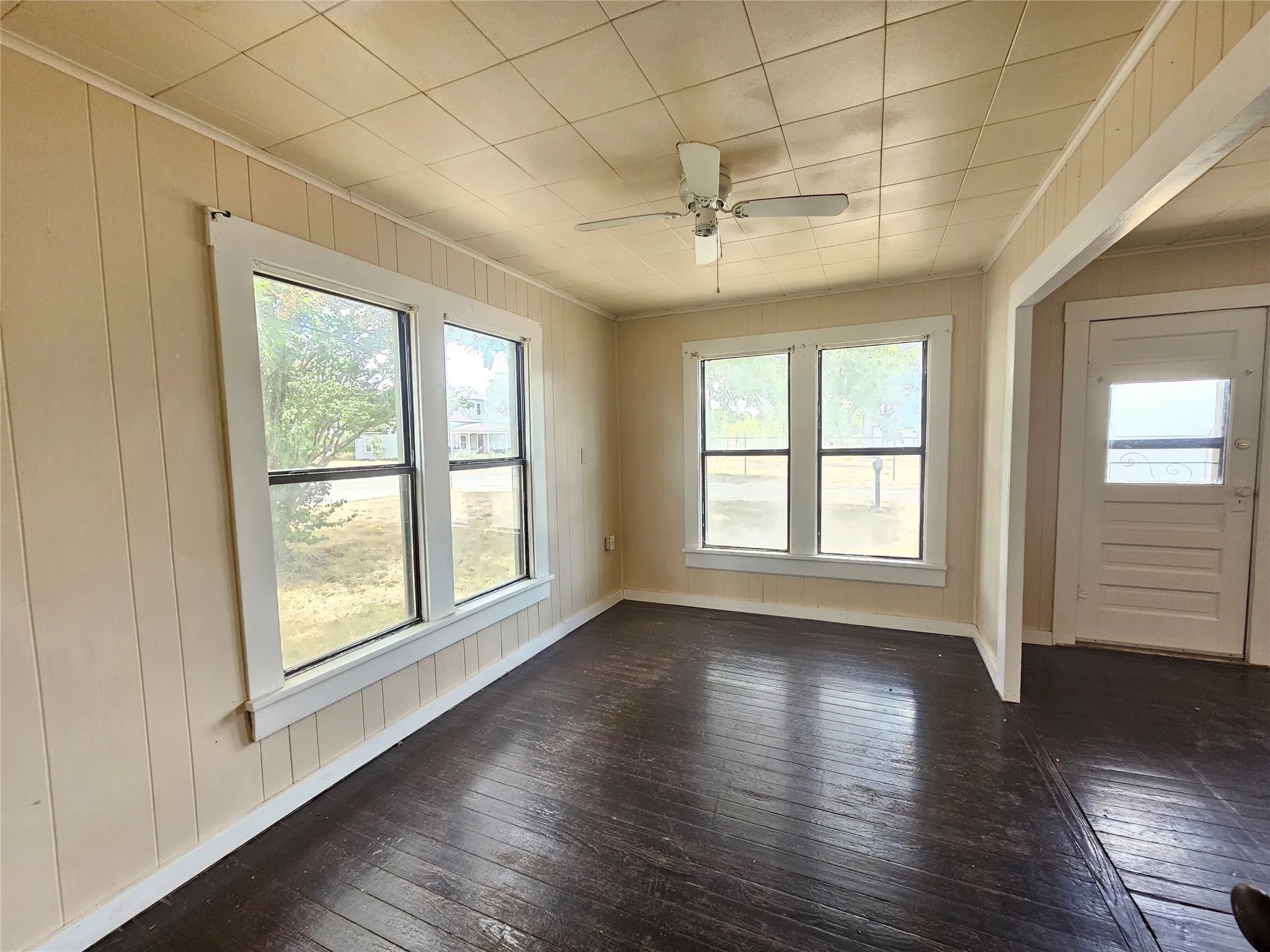 Single Family Residence For Sale in Brown County , 216 E Pecan Street, Bangs, Texas 76823, 2 Bedroom, 2 Bathroom, Garage spaces, 1,342 Sqft, built in 0, mls#20714856, Real Estate Agent in Bangs, Homes For Sale in Brown county, Homes For Sale in Bangs, Realtor in Bangs Texas, Real Estate Brokerage Independent Realty Texas, Luminita Cordes Realtor