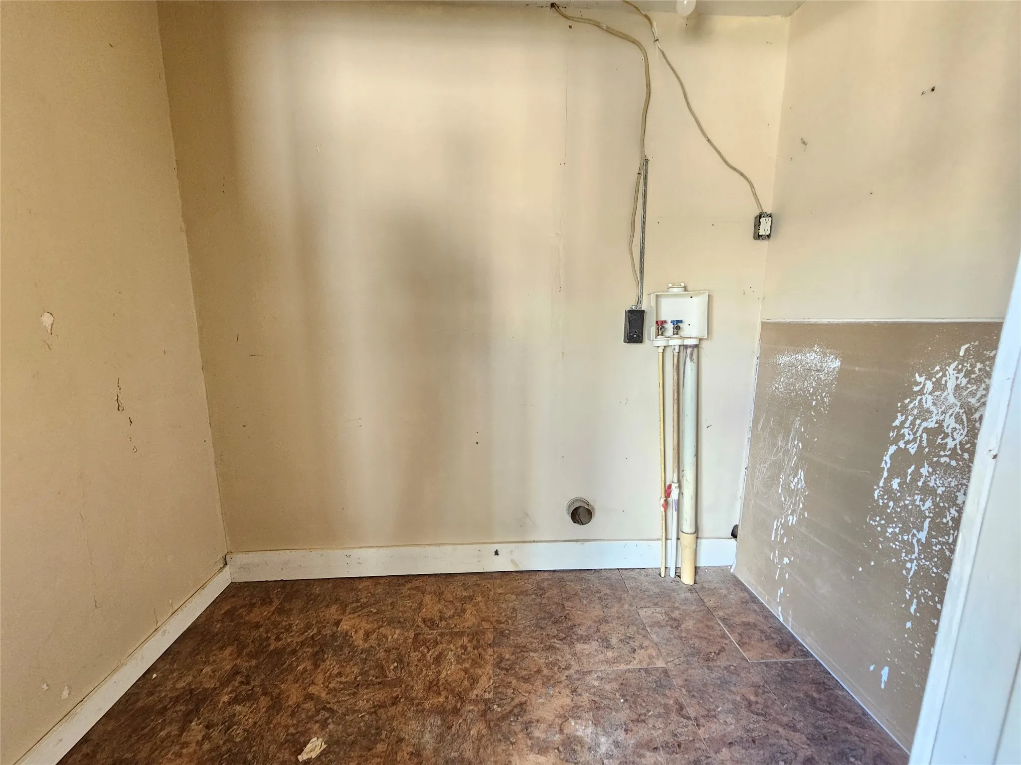 Single Family Residence For Sale in Brown County , 216 E Pecan Street, Bangs, Texas 76823, 2 Bedroom, 2 Bathroom, Garage spaces, 1,342 Sqft, built in 0, mls#20714856, Real Estate Agent in Bangs, Homes For Sale in Brown county, Homes For Sale in Bangs, Realtor in Bangs Texas, Real Estate Brokerage Independent Realty Texas, Luminita Cordes Realtor