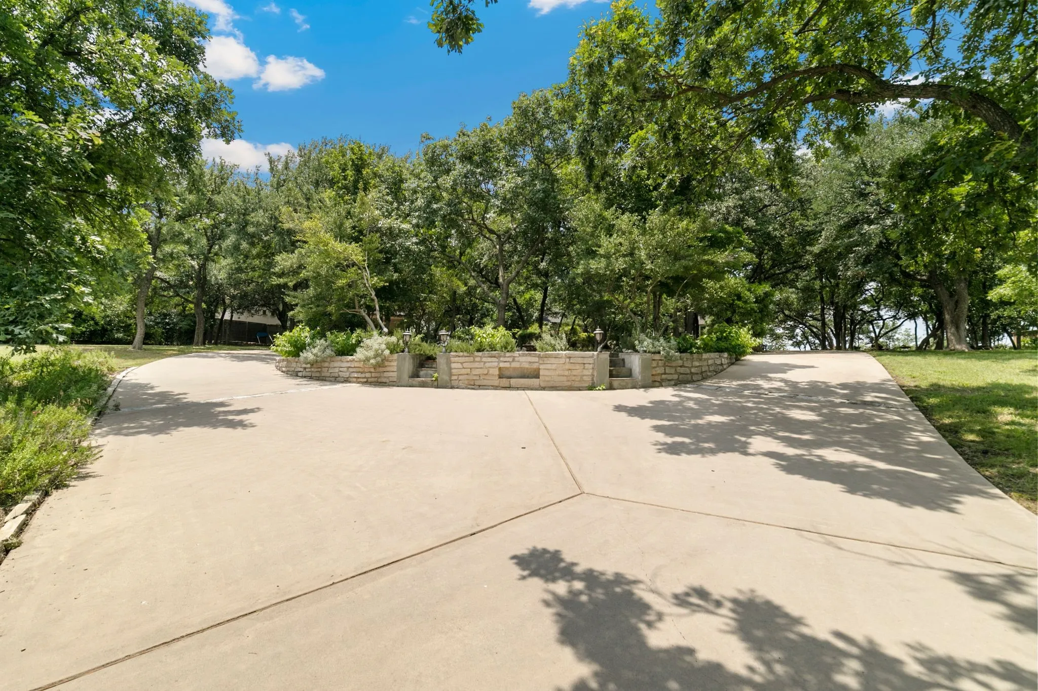 Circle Driveway - Such a Grand Entrance!