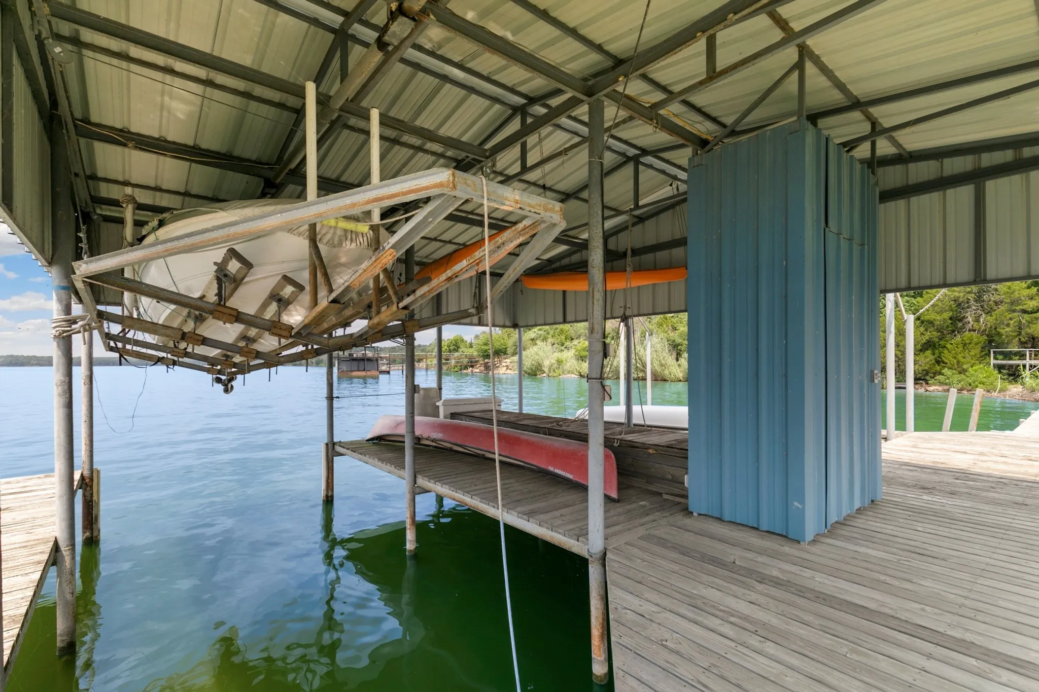 Single Family Residence For Sale in Tarrant County , 9957 Boat Club Road, Fort Worth, Texas 76179, 4 Bedroom, 6 Bathroom, 4 Garage spaces, 4,030 Sqft, built in 1996, Preowned, mls#20721950, Real Estate Agent in Fort Worth, Homes For Sale in Tarrant county, Homes For Sale in Fort Worth, Realtor in Fort Worth Texas, Real Estate Brokerage Independent Realty Texas, Luminita Cordes Realtor