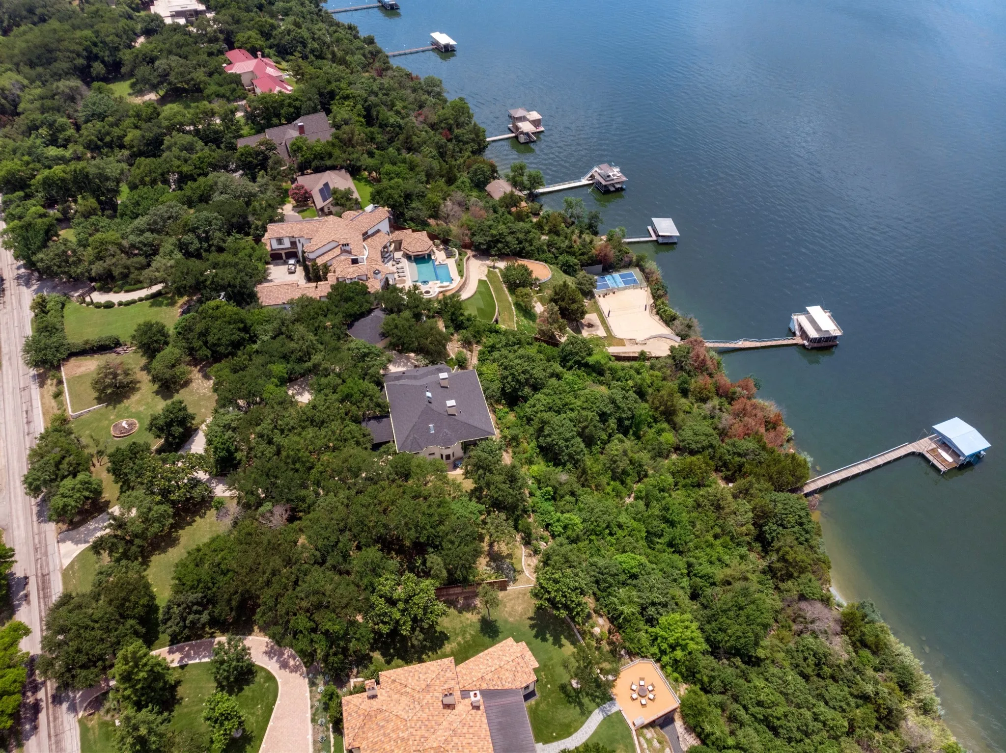 GORGEOUS AND RARE CLIFFSIDE ON EML
