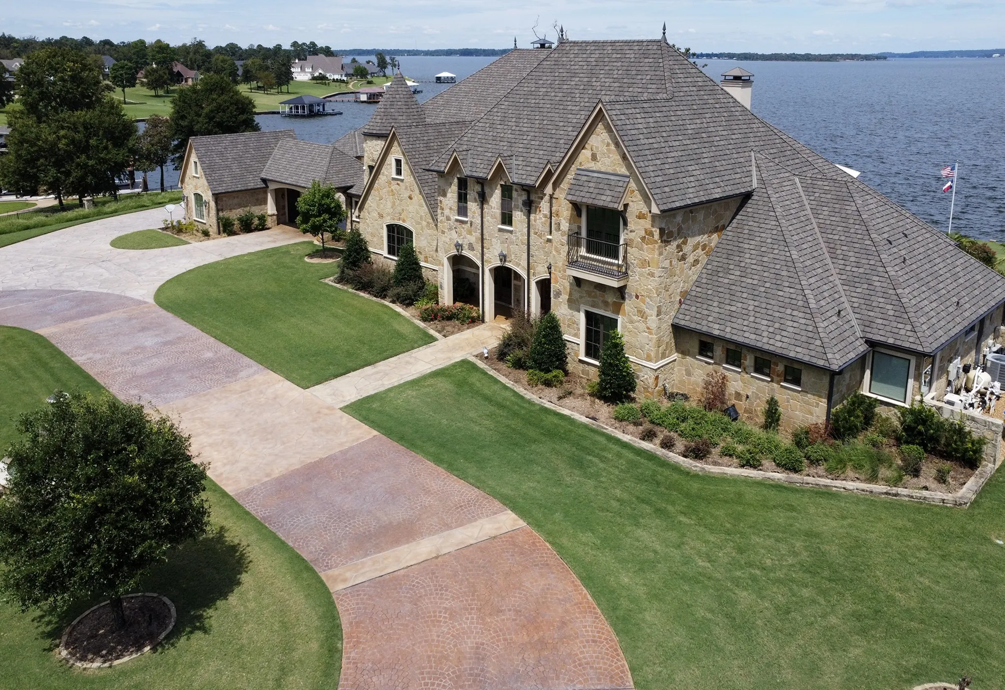 Single Family Residence For Sale in Henderson County , 21395 Jamison, Chandler, Texas 75758, 7 Bedrooms, 10 Bathrooms, 3 Garage spaces, 9,034 Sqft, built in 2016, Preowned, Price $4,200,000, mls#20723770, Real Estate Agent in Chandler, Homes For Sale in Henderson county, Homes For Sale in Chandler, Realtor in Chandler Texas, Real Estate Brokerage Independent Realty Texas, Luminita Cordes Realtor