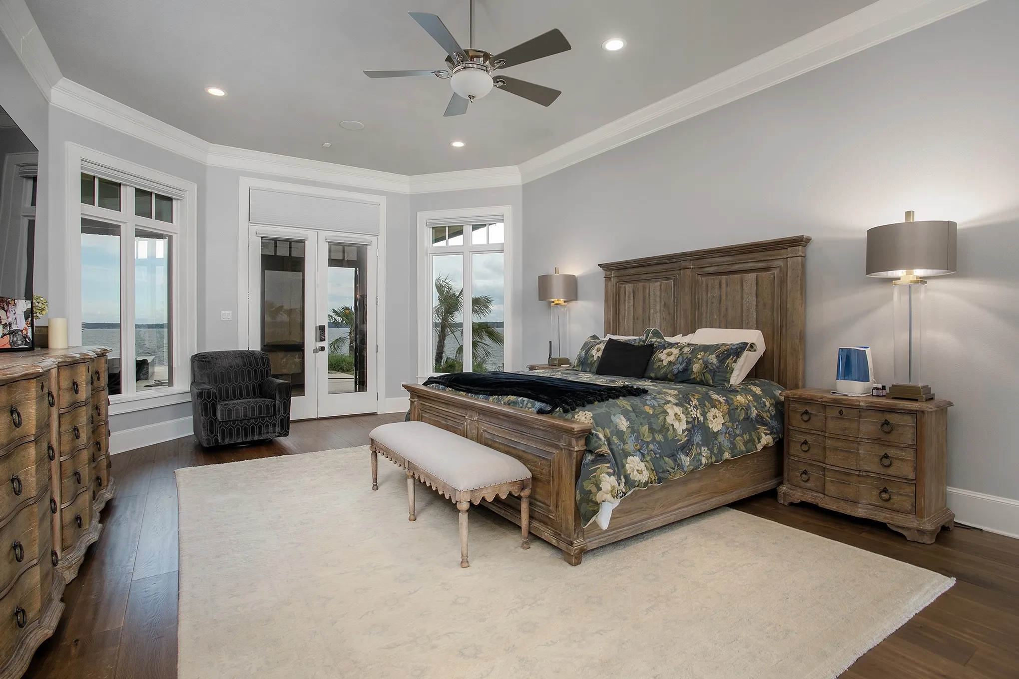 Single Family Residence For Sale in Henderson County , 21395 Jamison, Chandler, Texas 75758, 7 Bedrooms, 10 Bathrooms, 3 Garage spaces, 9,034 Sqft, built in 2016, Preowned, Price $4,200,000, mls#20723770, Real Estate Agent in Chandler, Homes For Sale in Henderson county, Homes For Sale in Chandler, Realtor in Chandler Texas, Real Estate Brokerage Independent Realty Texas, Luminita Cordes Realtor