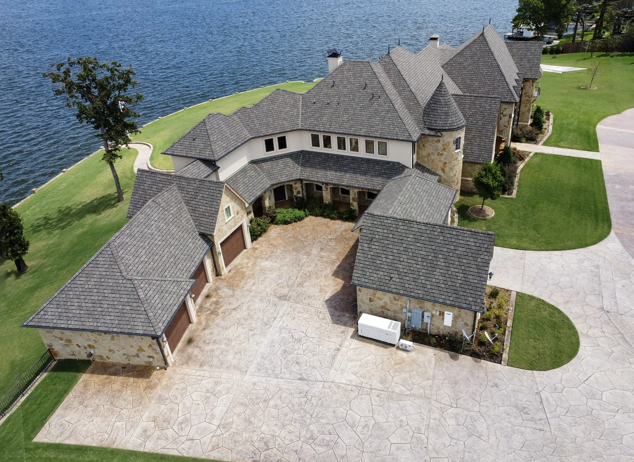 Single Family Residence For Sale in Henderson County , 21395 Jamison, Chandler, Texas 75758, 7 Bedrooms, 10 Bathrooms, 3 Garage spaces, 9,034 Sqft, built in 2016, Preowned, Price $4,200,000, mls#20723770, Real Estate Agent in Chandler, Homes For Sale in Henderson county, Homes For Sale in Chandler, Realtor in Chandler Texas, Real Estate Brokerage Independent Realty Texas, Luminita Cordes Realtor