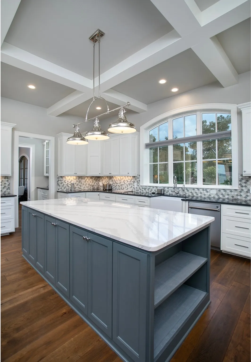Single Family Residence For Sale in Henderson County , 21395 Jamison, Chandler, Texas 75758, 7 Bedrooms, 10 Bathrooms, 3 Garage spaces, 9,034 Sqft, built in 2016, Preowned, Price $4,200,000, mls#20723770, Real Estate Agent in Chandler, Homes For Sale in Henderson county, Homes For Sale in Chandler, Realtor in Chandler Texas, Real Estate Brokerage Independent Realty Texas, Luminita Cordes Realtor