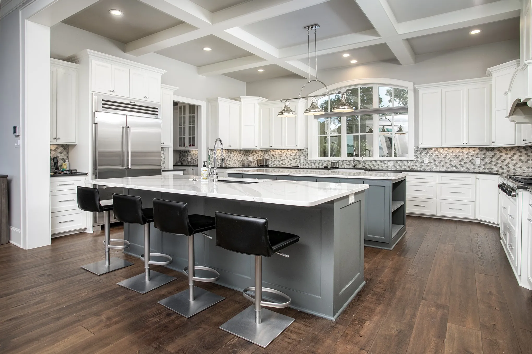 Single Family Residence For Sale in Henderson County , 21395 Jamison, Chandler, Texas 75758, 7 Bedrooms, 10 Bathrooms, 3 Garage spaces, 9,034 Sqft, built in 2016, Preowned, Price $4,200,000, mls#20723770, Real Estate Agent in Chandler, Homes For Sale in Henderson county, Homes For Sale in Chandler, Realtor in Chandler Texas, Real Estate Brokerage Independent Realty Texas, Luminita Cordes Realtor