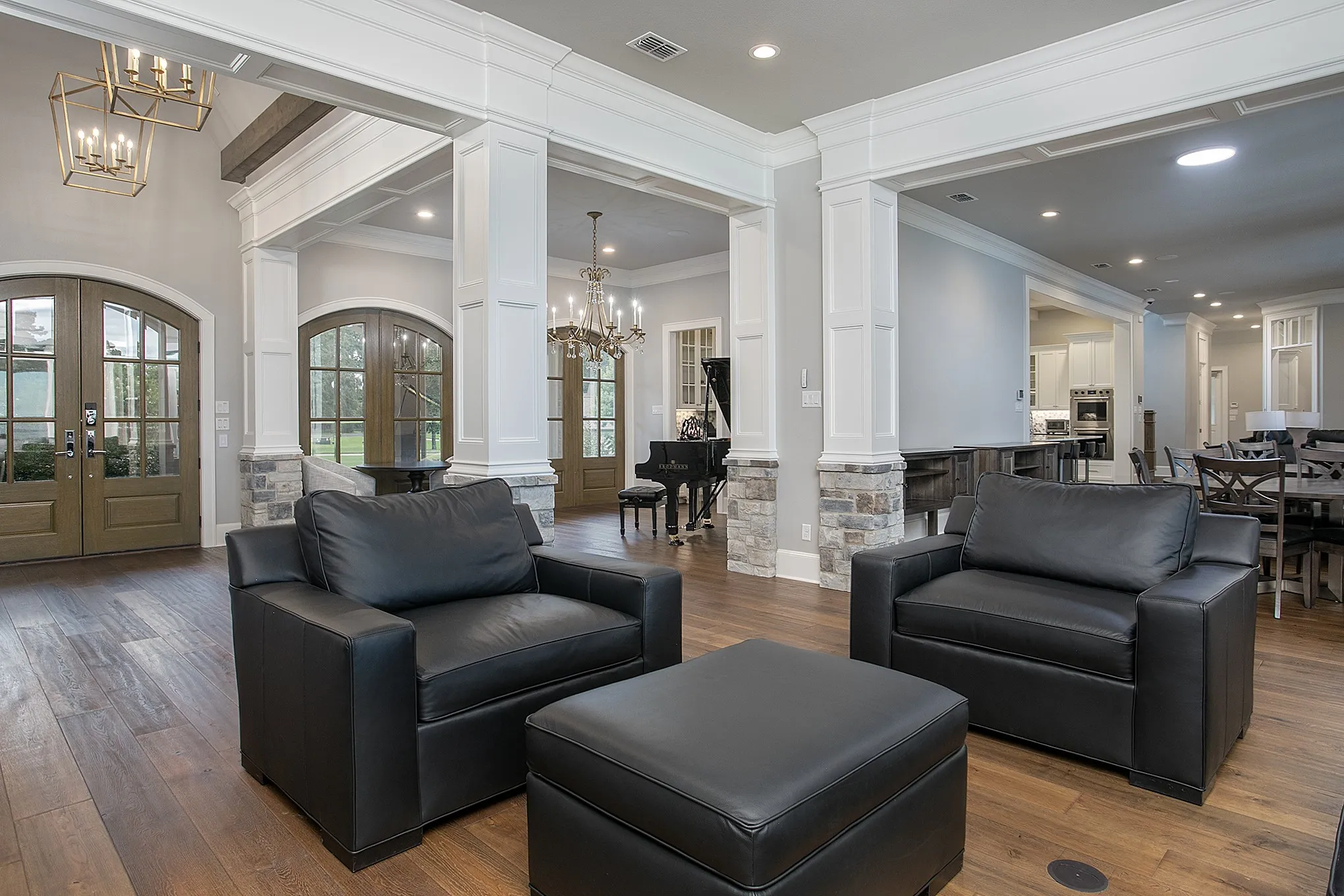 Single Family Residence For Sale in Henderson County , 21395 Jamison, Chandler, Texas 75758, 7 Bedrooms, 10 Bathrooms, 3 Garage spaces, 9,034 Sqft, built in 2016, Preowned, Price $4,200,000, mls#20723770, Real Estate Agent in Chandler, Homes For Sale in Henderson county, Homes For Sale in Chandler, Realtor in Chandler Texas, Real Estate Brokerage Independent Realty Texas, Luminita Cordes Realtor