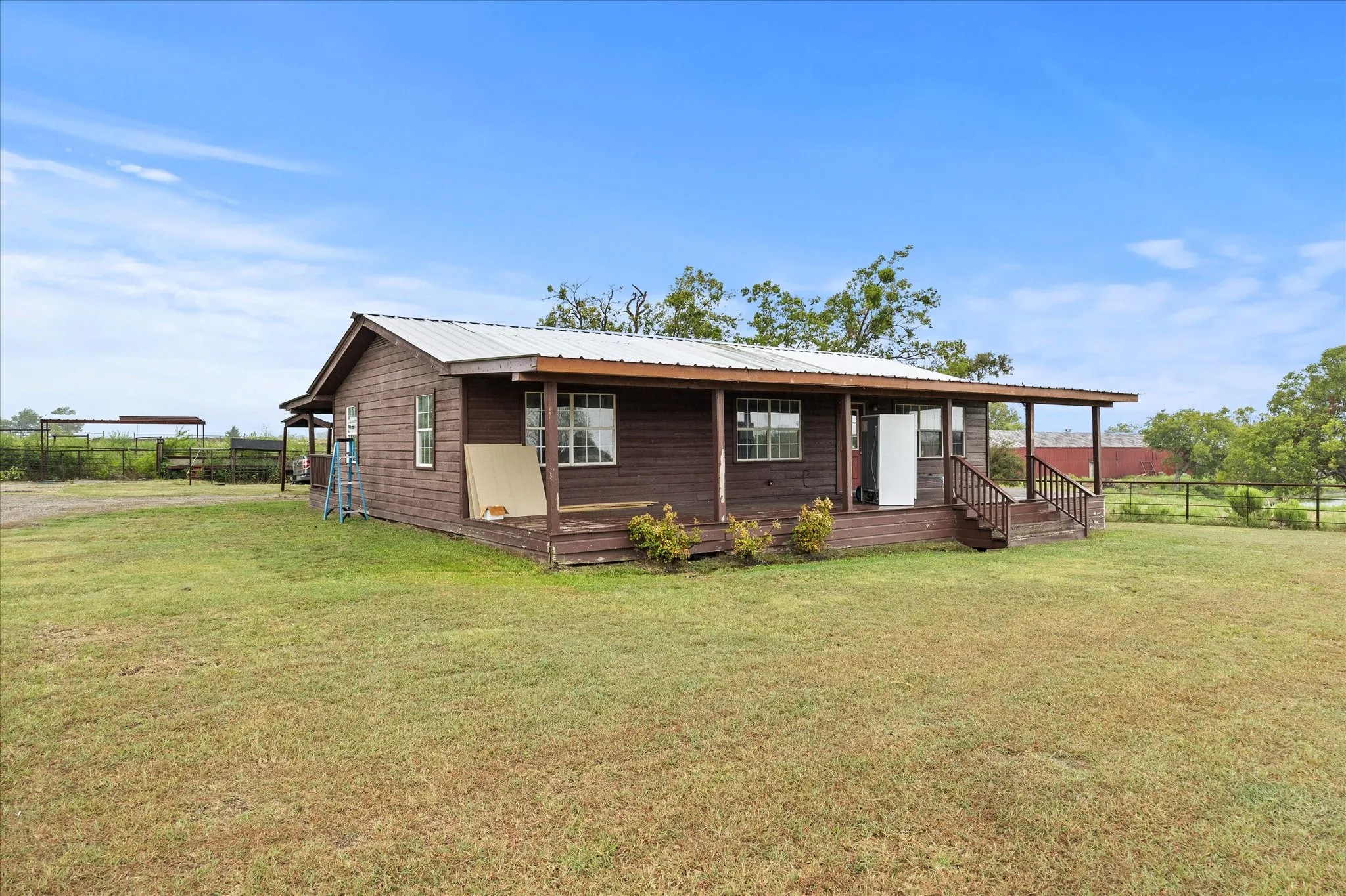 Single Family Residence For Sale in Rockwall County , 555 Cornelius Road, Rockwall, Texas 75087, 3 Bedroom, 1 Bathroom, Garage spaces, 1,750 Sqft, built in 1960, Preowned, mls#20731116, Real Estate Agent in Rockwall, Homes For Sale in Rockwall county, Homes For Sale in Rockwall, Realtor in Rockwall Texas, Real Estate Brokerage Independent Realty Texas, Luminita Cordes Realtor