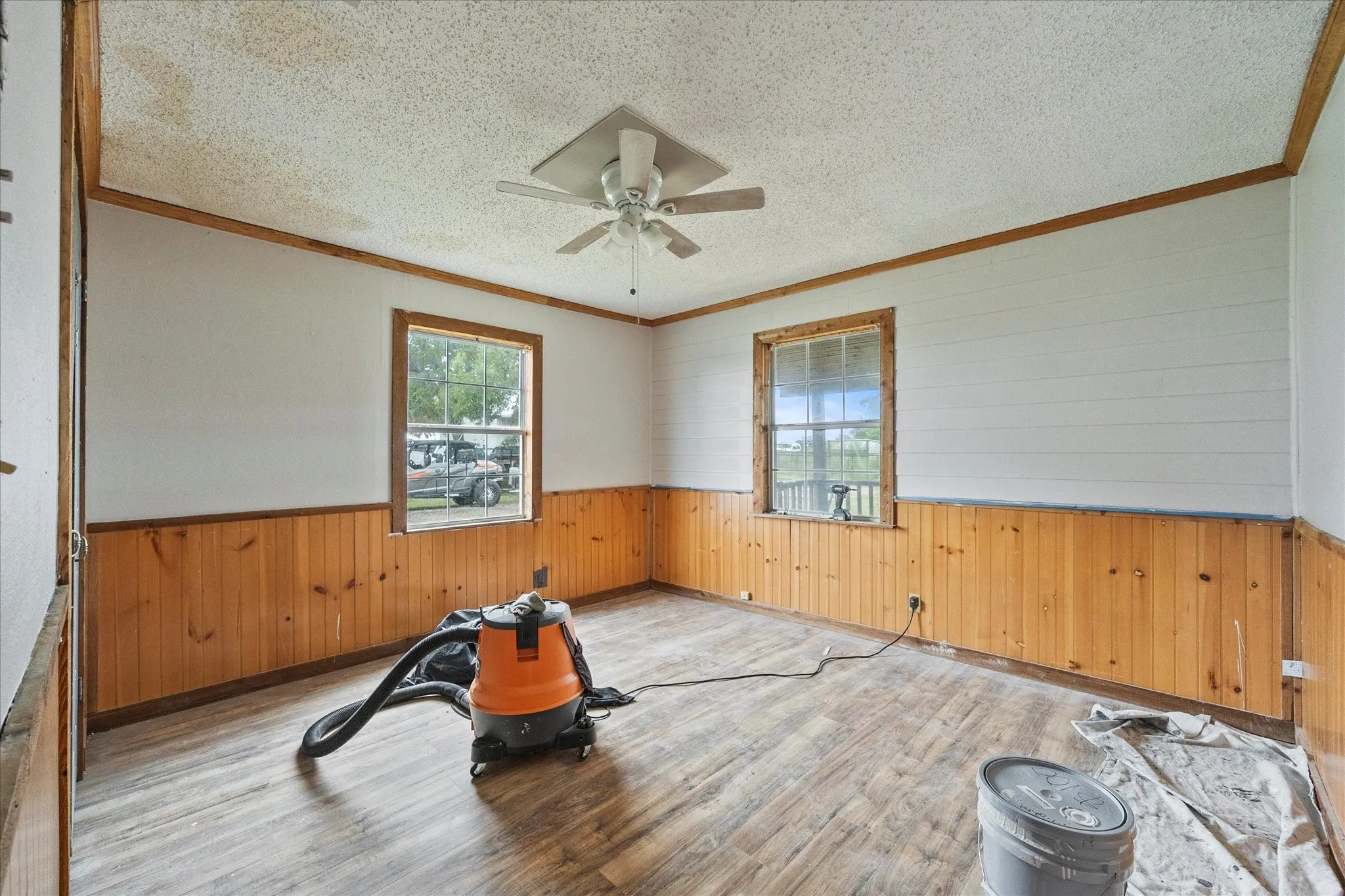 Single Family Residence For Sale in Rockwall County , 555 Cornelius Road, Rockwall, Texas 75087, 3 Bedroom, 1 Bathroom, Garage spaces, 1,750 Sqft, built in 1960, Preowned, mls#20731116, Real Estate Agent in Rockwall, Homes For Sale in Rockwall county, Homes For Sale in Rockwall, Realtor in Rockwall Texas, Real Estate Brokerage Independent Realty Texas, Luminita Cordes Realtor