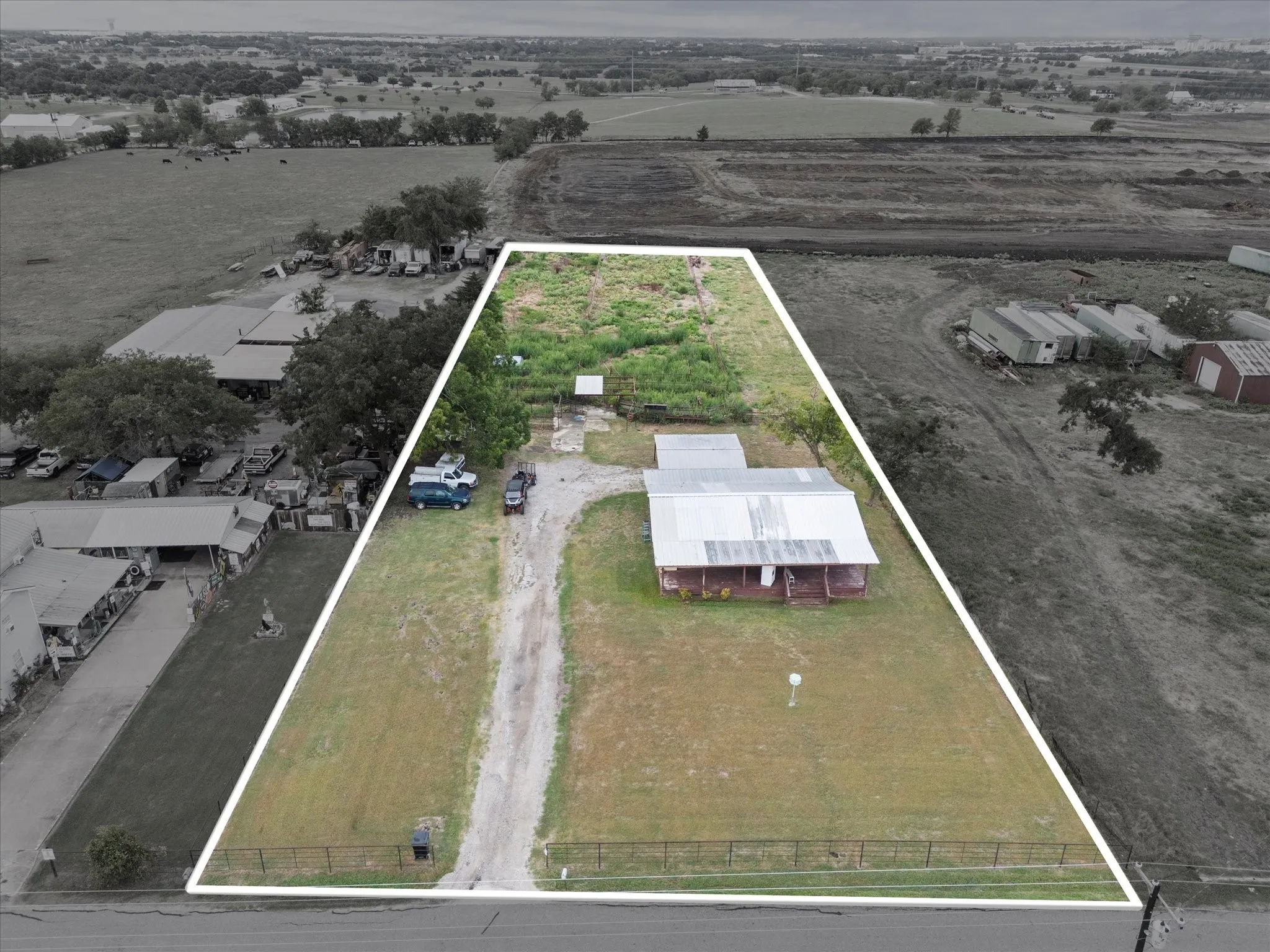 Single Family Residence For Sale in Rockwall County , 555 Cornelius Road, Rockwall, Texas 75087, 3 Bedroom, 1 Bathroom, Garage spaces, 1,750 Sqft, built in 1960, Preowned, mls#20731116, Real Estate Agent in Rockwall, Homes For Sale in Rockwall county, Homes For Sale in Rockwall, Realtor in Rockwall Texas, Real Estate Brokerage Independent Realty Texas, Luminita Cordes Realtor