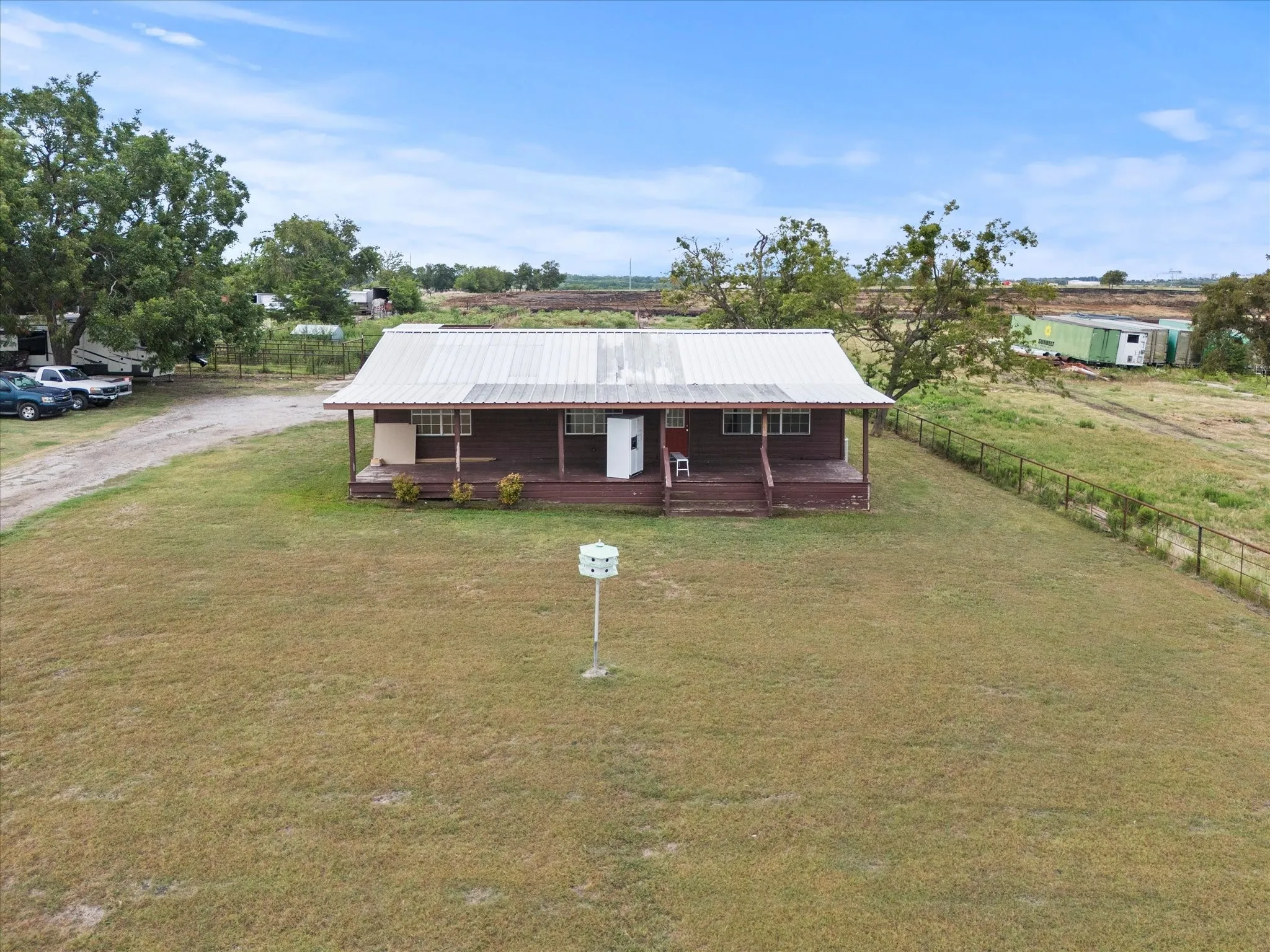 Single Family Residence For Sale in Rockwall County , 555 Cornelius Road, Rockwall, Texas 75087, 3 Bedroom, 1 Bathroom, Garage spaces, 1,750 Sqft, built in 1960, Preowned, mls#20731116, Real Estate Agent in Rockwall, Homes For Sale in Rockwall county, Homes For Sale in Rockwall, Realtor in Rockwall Texas, Real Estate Brokerage Independent Realty Texas, Luminita Cordes Realtor