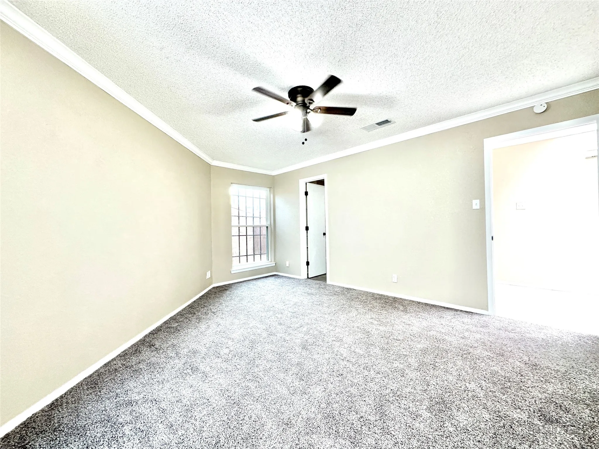 Townhouse For Sale in Midland County , 4717 Fielder Street, Midland, Texas 79707, 3 Bedrooms, 3 Bathrooms, 2 Garage spaces, 1,500 Sqft, built in 1982, Preowned, Price $245,000, mls#20735319, Real Estate Agent in Midland, Homes For Sale in Midland county, Homes For Sale in Midland, Realtor in Midland Texas, Real Estate Brokerage Independent Realty Texas, Luminita Cordes Realtor