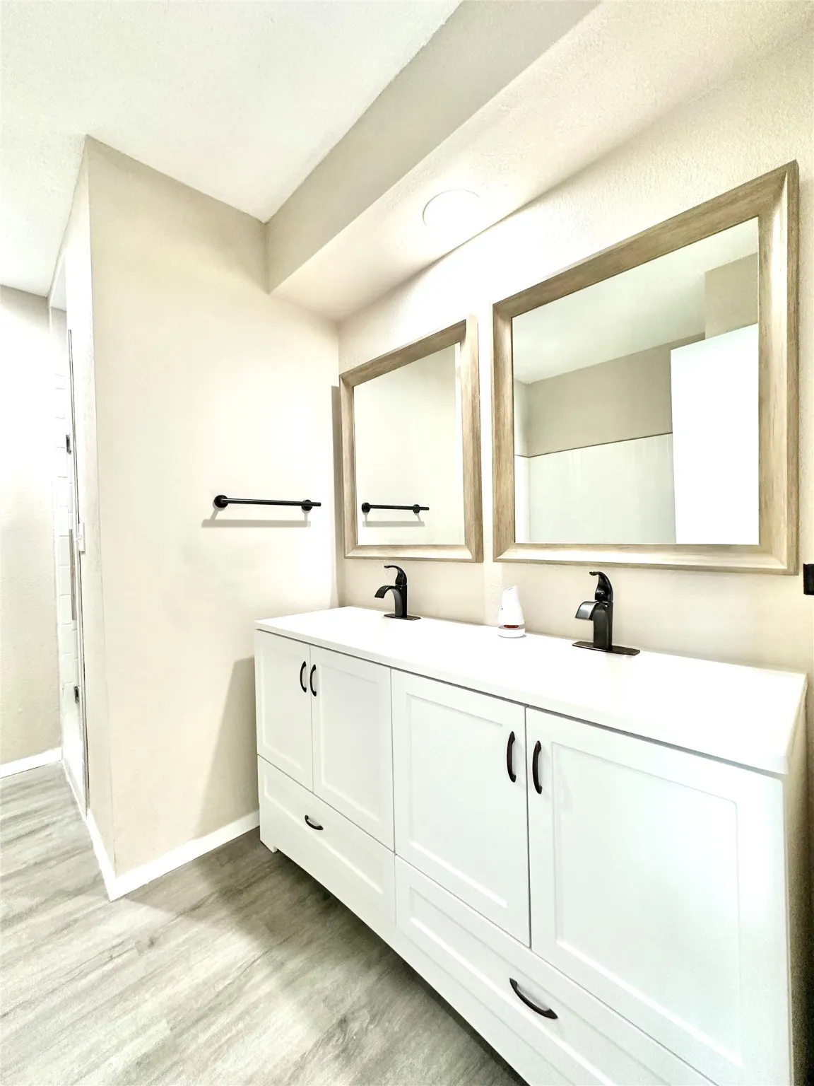 Townhouse For Sale in Midland County , 4717 Fielder Street, Midland, Texas 79707, 3 Bedrooms, 3 Bathrooms, 2 Garage spaces, 1,500 Sqft, built in 1982, Preowned, Price $245,000, mls#20735319, Real Estate Agent in Midland, Homes For Sale in Midland county, Homes For Sale in Midland, Realtor in Midland Texas, Real Estate Brokerage Independent Realty Texas, Luminita Cordes Realtor