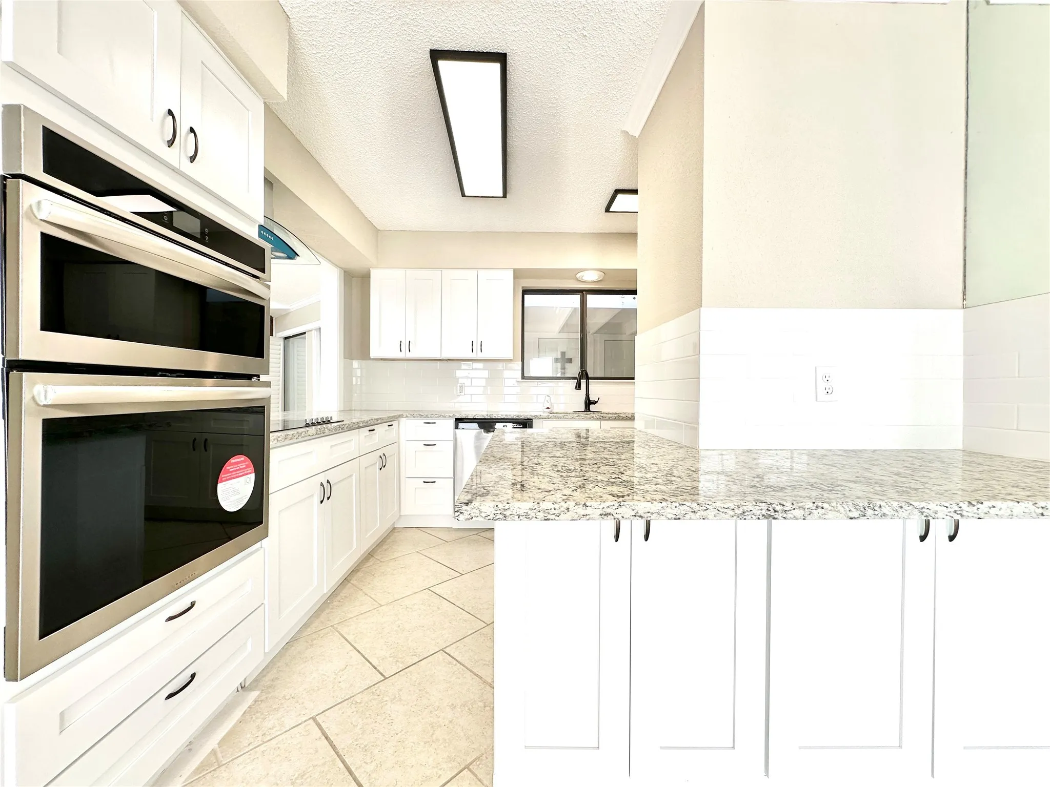 Townhouse For Sale in Midland County , 4717 Fielder Street, Midland, Texas 79707, 3 Bedrooms, 3 Bathrooms, 2 Garage spaces, 1,500 Sqft, built in 1982, Preowned, Price $245,000, mls#20735319, Real Estate Agent in Midland, Homes For Sale in Midland county, Homes For Sale in Midland, Realtor in Midland Texas, Real Estate Brokerage Independent Realty Texas, Luminita Cordes Realtor