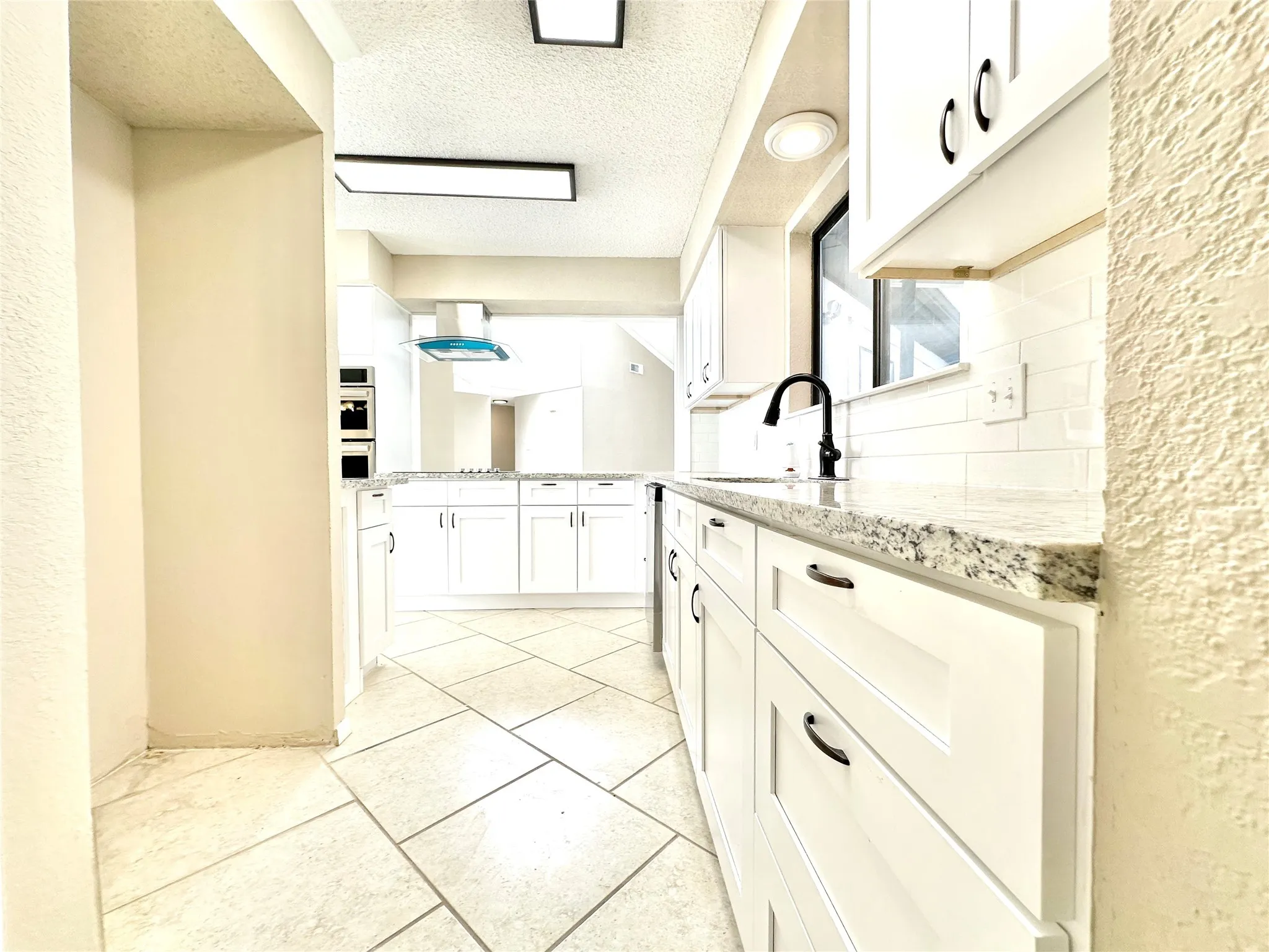Townhouse For Sale in Midland County , 4717 Fielder Street, Midland, Texas 79707, 3 Bedrooms, 3 Bathrooms, 2 Garage spaces, 1,500 Sqft, built in 1982, Preowned, Price $245,000, mls#20735319, Real Estate Agent in Midland, Homes For Sale in Midland county, Homes For Sale in Midland, Realtor in Midland Texas, Real Estate Brokerage Independent Realty Texas, Luminita Cordes Realtor