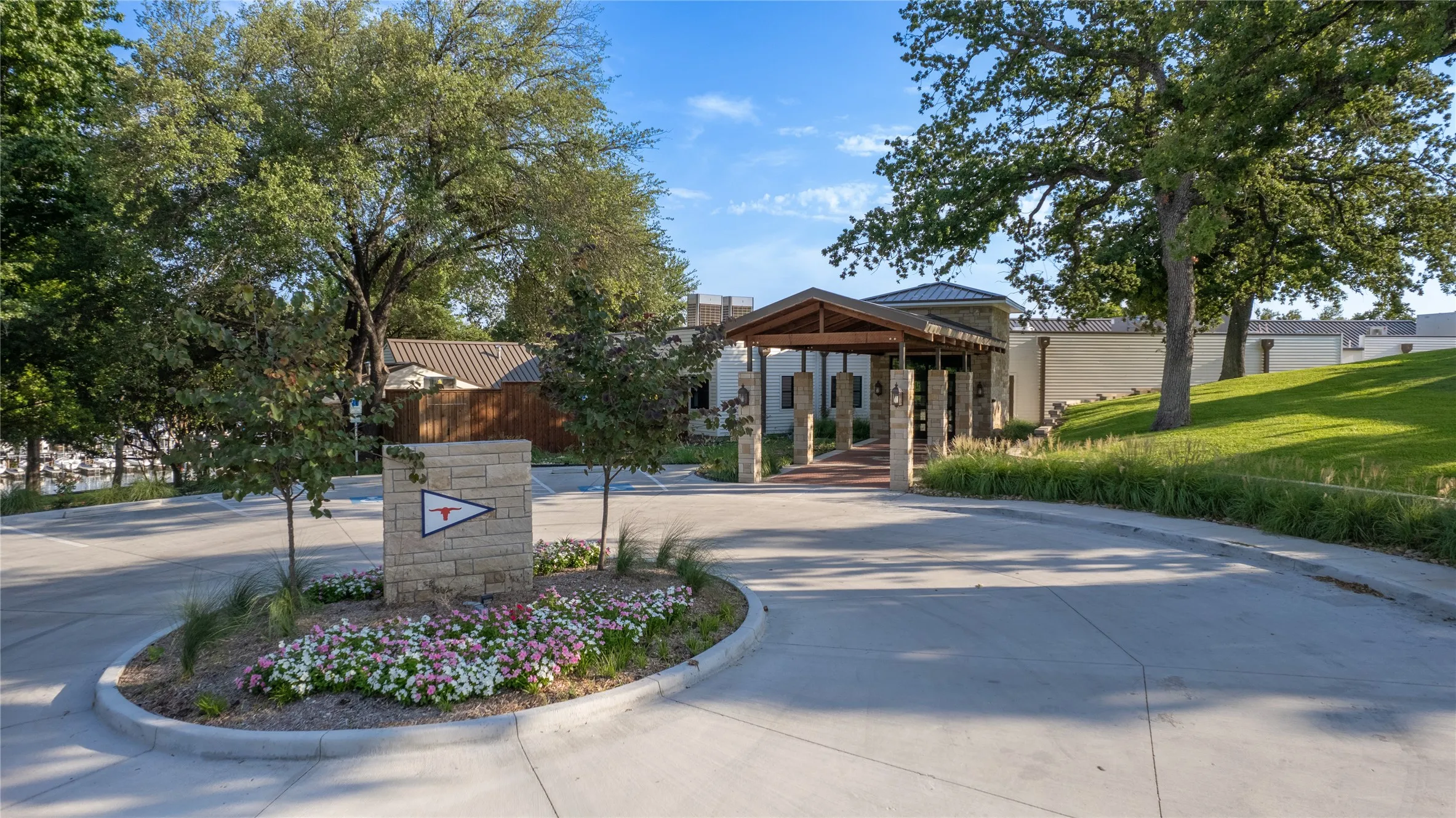 Iconic Fort Worth Boat Club is a short 5-min boat ride away