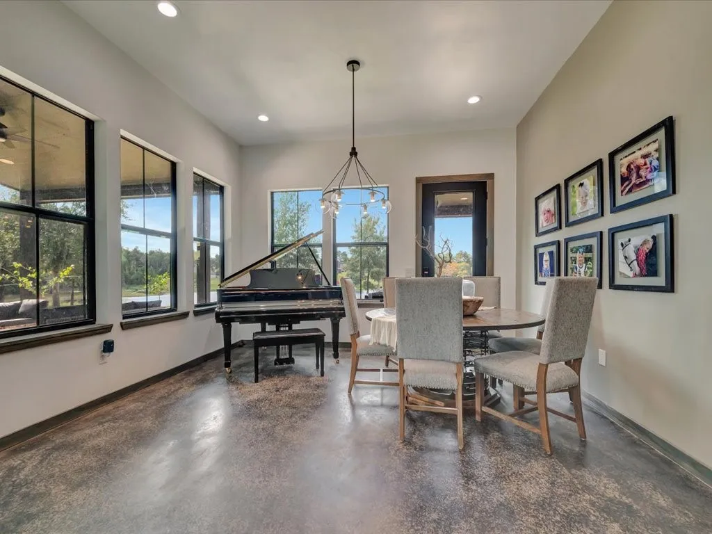 Single Family Residence For Sale in Angelina County , 191 Westview Drive, Lufkin, Texas 75904, 4 Bedrooms, 3 Bathrooms, 3 Garage spaces, 3,080 Sqft, built in 2022, Preowned, Price $649,000, mls#20748479, Real Estate Agent in Lufkin, Homes For Sale in Angelina county, Homes For Sale in Lufkin, Realtor in Lufkin Texas, Real Estate Brokerage Independent Realty Texas, Luminita Cordes Realtor