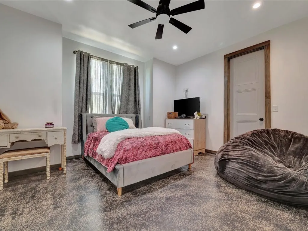 Single Family Residence For Sale in Angelina County , 191 Westview Drive, Lufkin, Texas 75904, 4 Bedrooms, 3 Bathrooms, 3 Garage spaces, 3,080 Sqft, built in 2022, Preowned, Price $649,000, mls#20748479, Real Estate Agent in Lufkin, Homes For Sale in Angelina county, Homes For Sale in Lufkin, Realtor in Lufkin Texas, Real Estate Brokerage Independent Realty Texas, Luminita Cordes Realtor