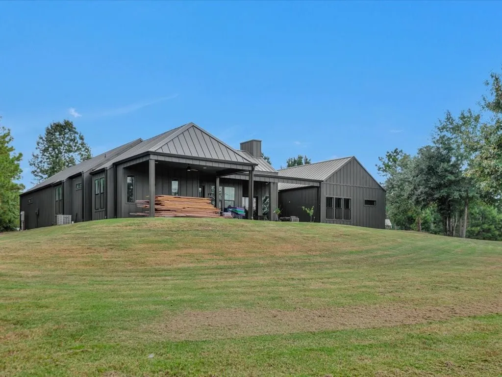 Single Family Residence For Sale in Angelina County , 191 Westview Drive, Lufkin, Texas 75904, 4 Bedrooms, 3 Bathrooms, 3 Garage spaces, 3,080 Sqft, built in 2022, Preowned, Price $649,000, mls#20748479, Real Estate Agent in Lufkin, Homes For Sale in Angelina county, Homes For Sale in Lufkin, Realtor in Lufkin Texas, Real Estate Brokerage Independent Realty Texas, Luminita Cordes Realtor