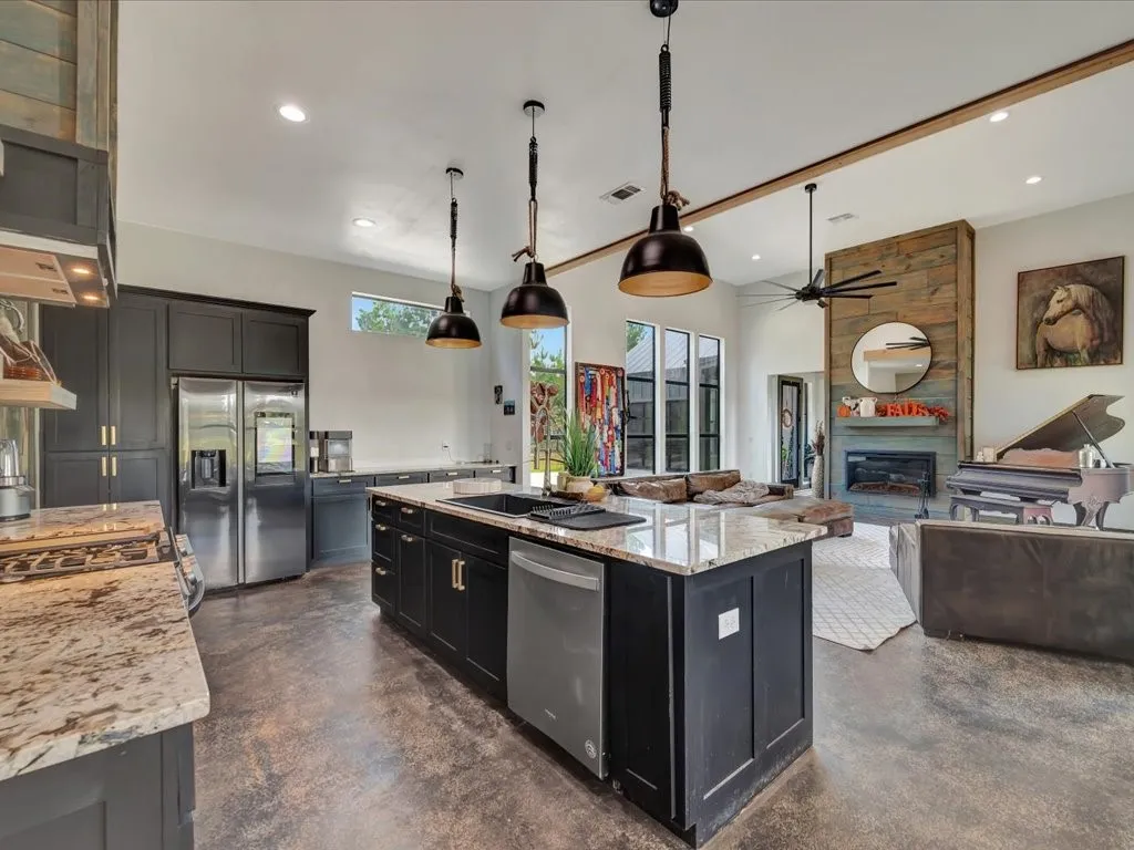 Single Family Residence For Sale in Angelina County , 191 Westview Drive, Lufkin, Texas 75904, 4 Bedrooms, 3 Bathrooms, 3 Garage spaces, 3,080 Sqft, built in 2022, Preowned, Price $649,000, mls#20748479, Real Estate Agent in Lufkin, Homes For Sale in Angelina county, Homes For Sale in Lufkin, Realtor in Lufkin Texas, Real Estate Brokerage Independent Realty Texas, Luminita Cordes Realtor