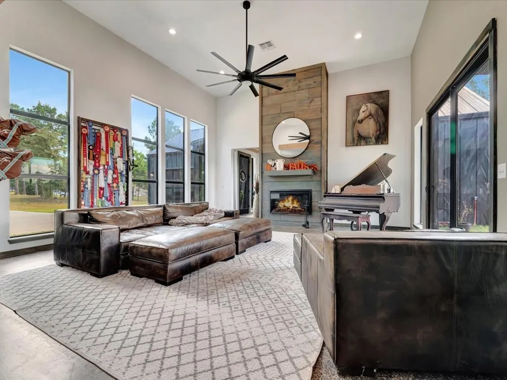 Single Family Residence For Sale in Angelina County , 191 Westview Drive, Lufkin, Texas 75904, 4 Bedrooms, 3 Bathrooms, 3 Garage spaces, 3,080 Sqft, built in 2022, Preowned, Price $649,000, mls#20748479, Real Estate Agent in Lufkin, Homes For Sale in Angelina county, Homes For Sale in Lufkin, Realtor in Lufkin Texas, Real Estate Brokerage Independent Realty Texas, Luminita Cordes Realtor