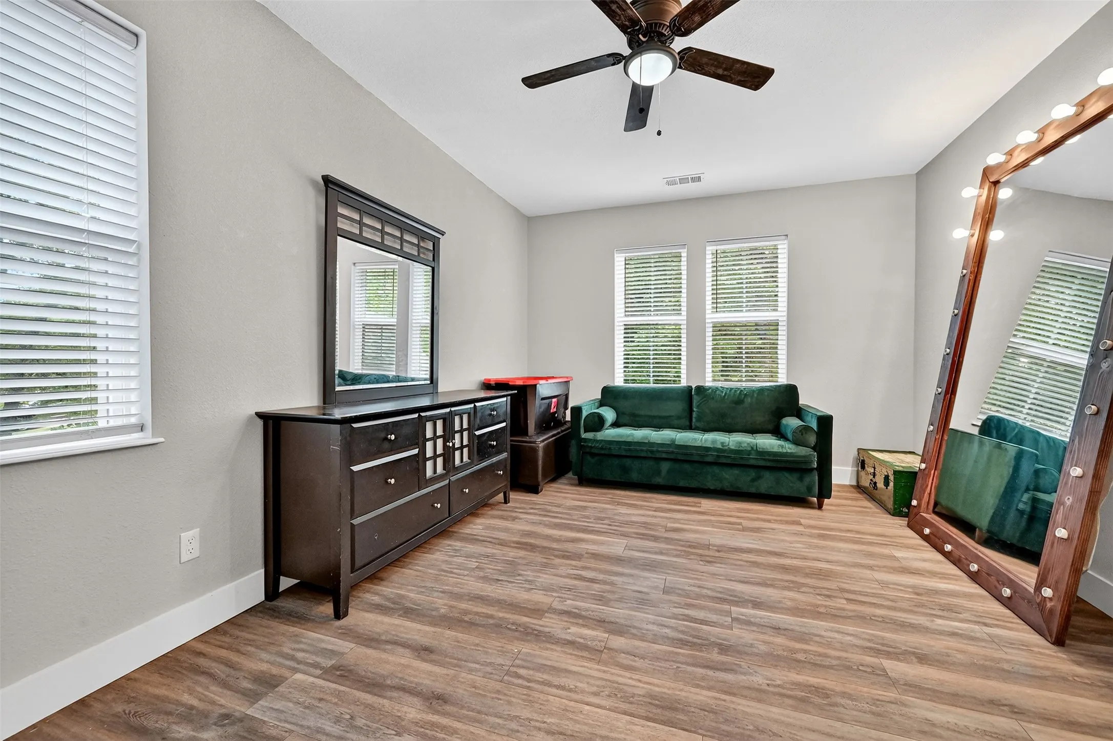 Single Family Residence For Sale in Grayson County , 610 Deleon Street, Denison, Texas 75020, 4 Bedroom, 3 Bathroom, 2 Garage spaces, 2,687 Sqft, built in 2019, Preowned, mls#20745072, Real Estate Agent in Denison, Homes For Sale in Grayson county, Homes For Sale in Denison, Realtor in Denison Texas, Real Estate Brokerage Independent Realty Texas, Luminita Cordes Realtor