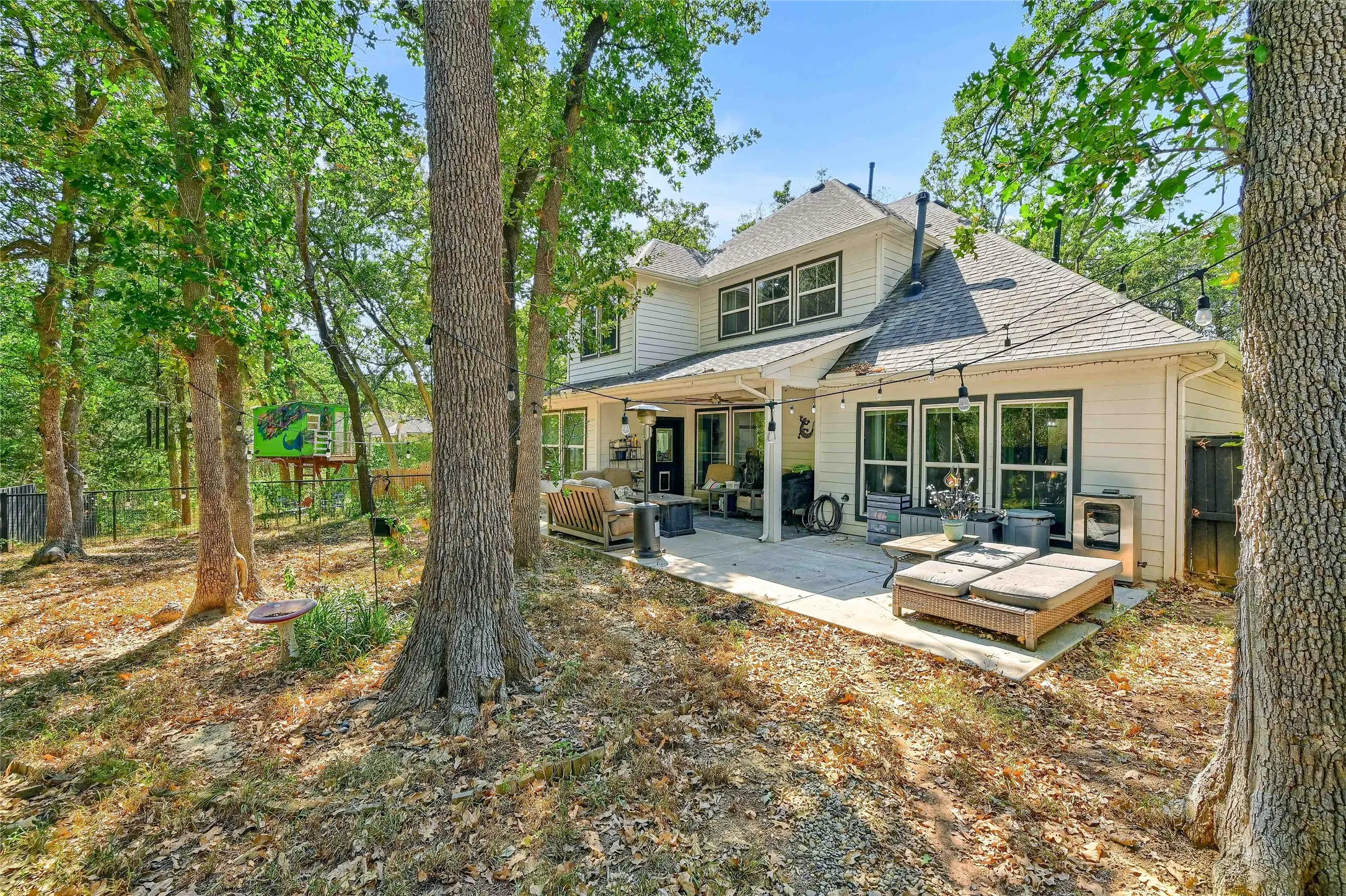 Single Family Residence For Sale in Grayson County , 610 Deleon Street, Denison, Texas 75020, 4 Bedroom, 3 Bathroom, 2 Garage spaces, 2,687 Sqft, built in 2019, Preowned, mls#20745072, Real Estate Agent in Denison, Homes For Sale in Grayson county, Homes For Sale in Denison, Realtor in Denison Texas, Real Estate Brokerage Independent Realty Texas, Luminita Cordes Realtor