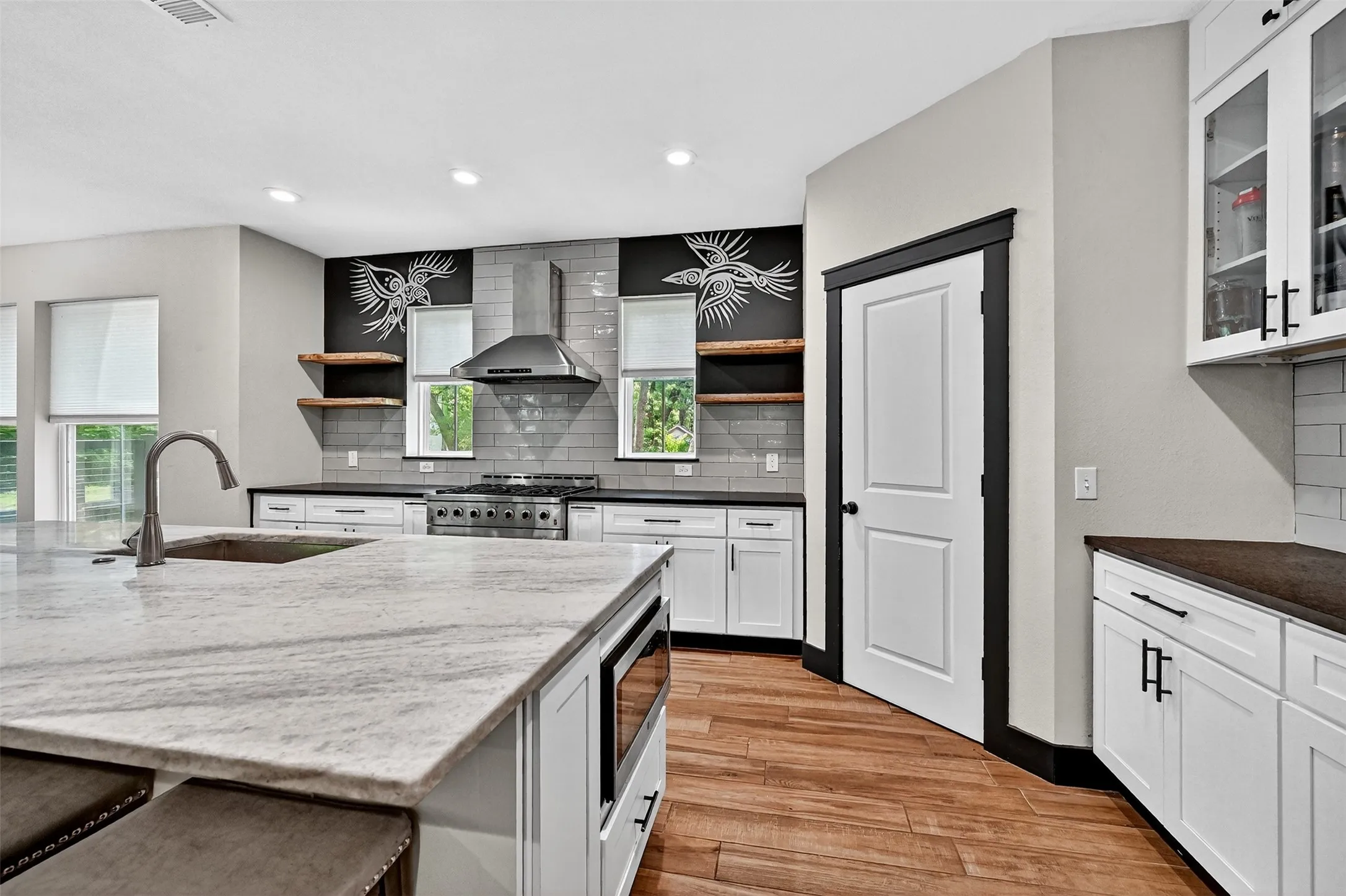 Single Family Residence For Sale in Grayson County , 610 Deleon Street, Denison, Texas 75020, 4 Bedroom, 3 Bathroom, 2 Garage spaces, 2,687 Sqft, built in 2019, Preowned, mls#20745072, Real Estate Agent in Denison, Homes For Sale in Grayson county, Homes For Sale in Denison, Realtor in Denison Texas, Real Estate Brokerage Independent Realty Texas, Luminita Cordes Realtor