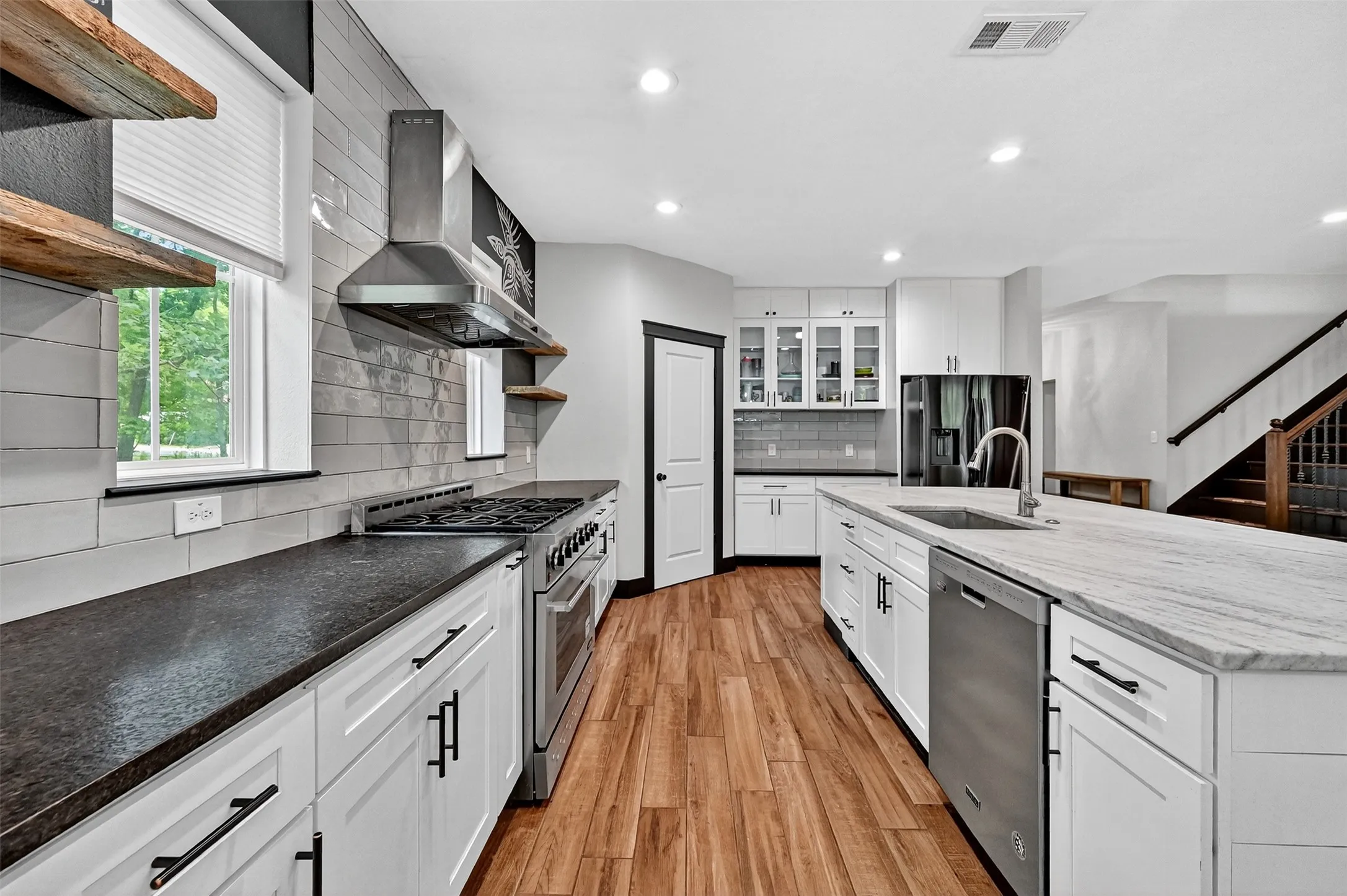 Single Family Residence For Sale in Grayson County , 610 Deleon Street, Denison, Texas 75020, 4 Bedroom, 3 Bathroom, 2 Garage spaces, 2,687 Sqft, built in 2019, Preowned, mls#20745072, Real Estate Agent in Denison, Homes For Sale in Grayson county, Homes For Sale in Denison, Realtor in Denison Texas, Real Estate Brokerage Independent Realty Texas, Luminita Cordes Realtor