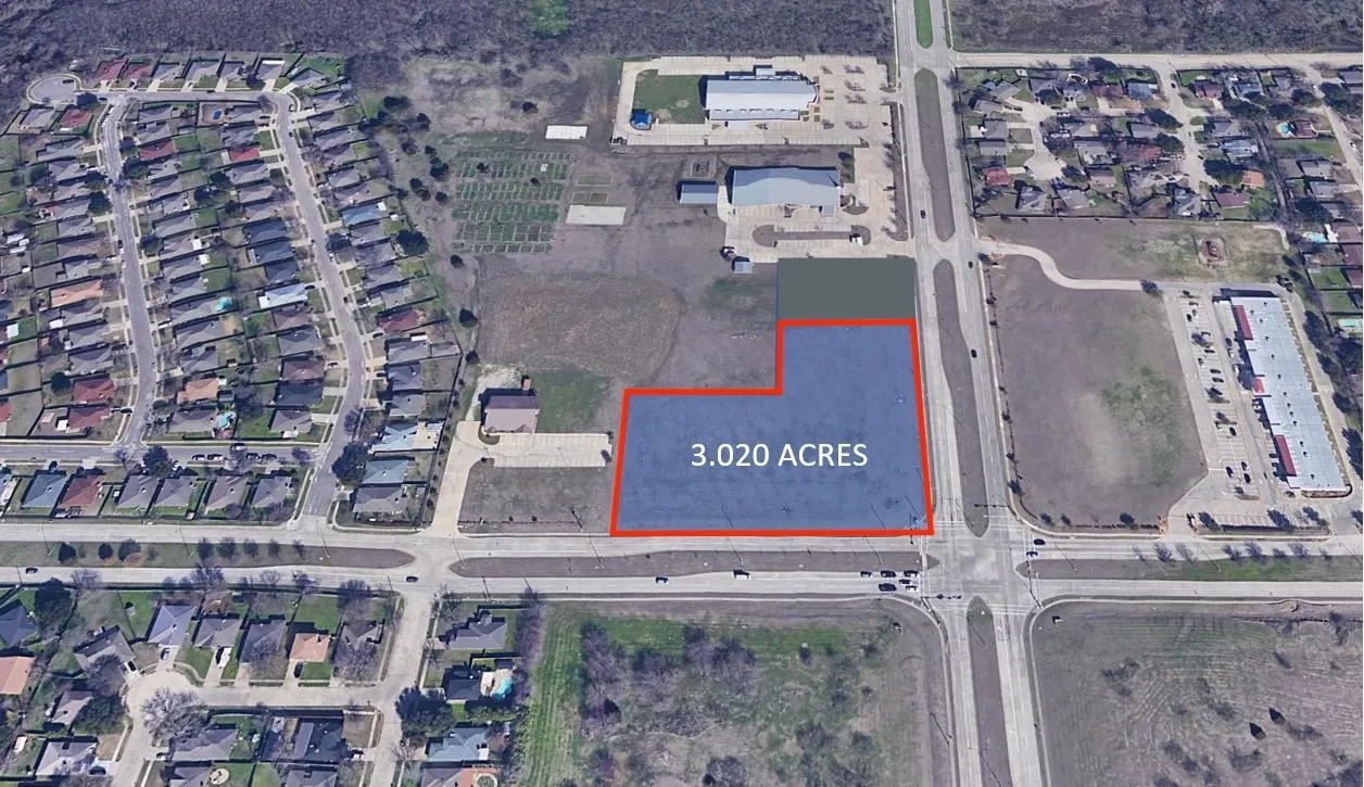 Large corner lot with 820' of frontage