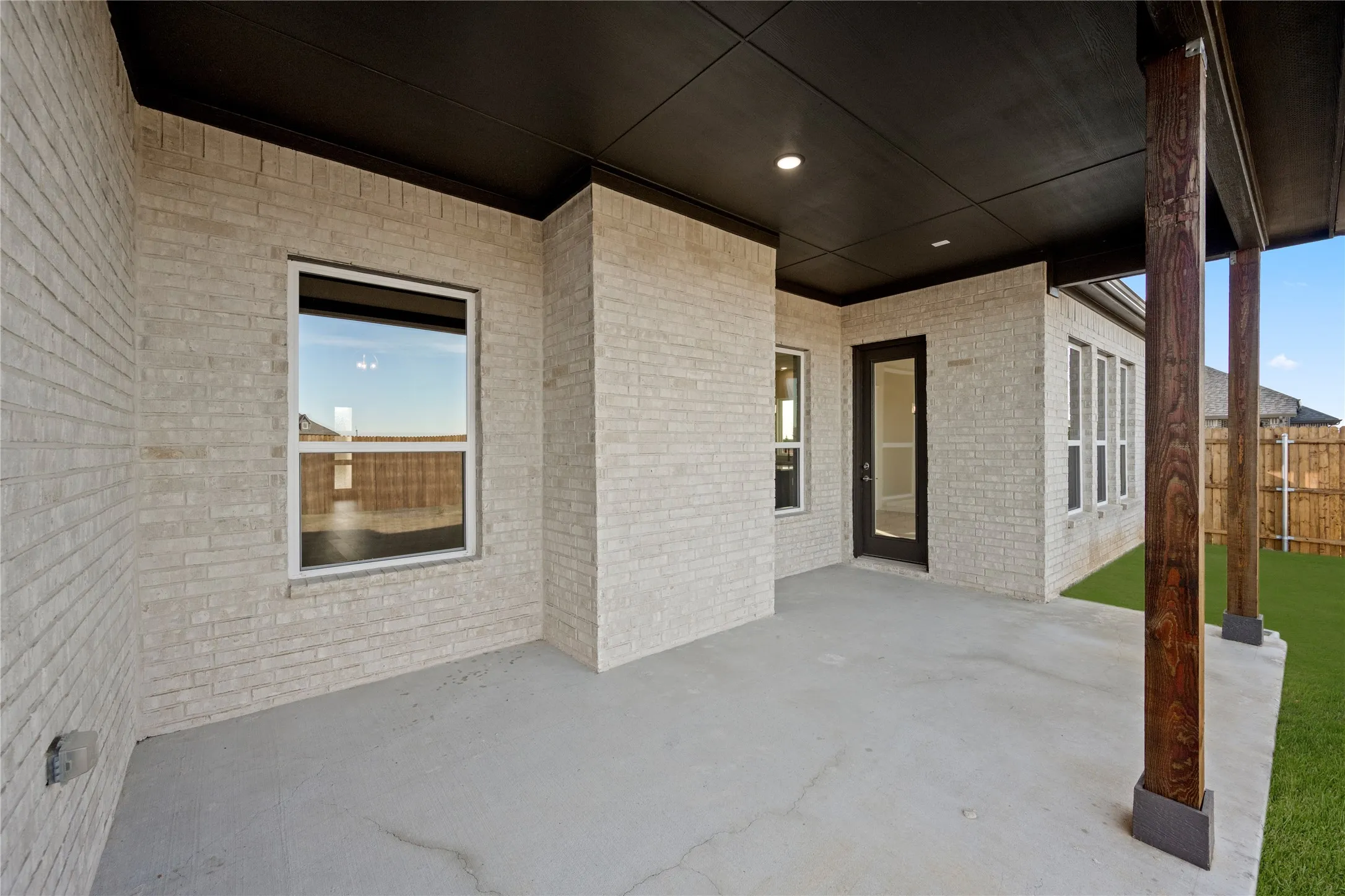 1016 Mill Ridge- Patio-1