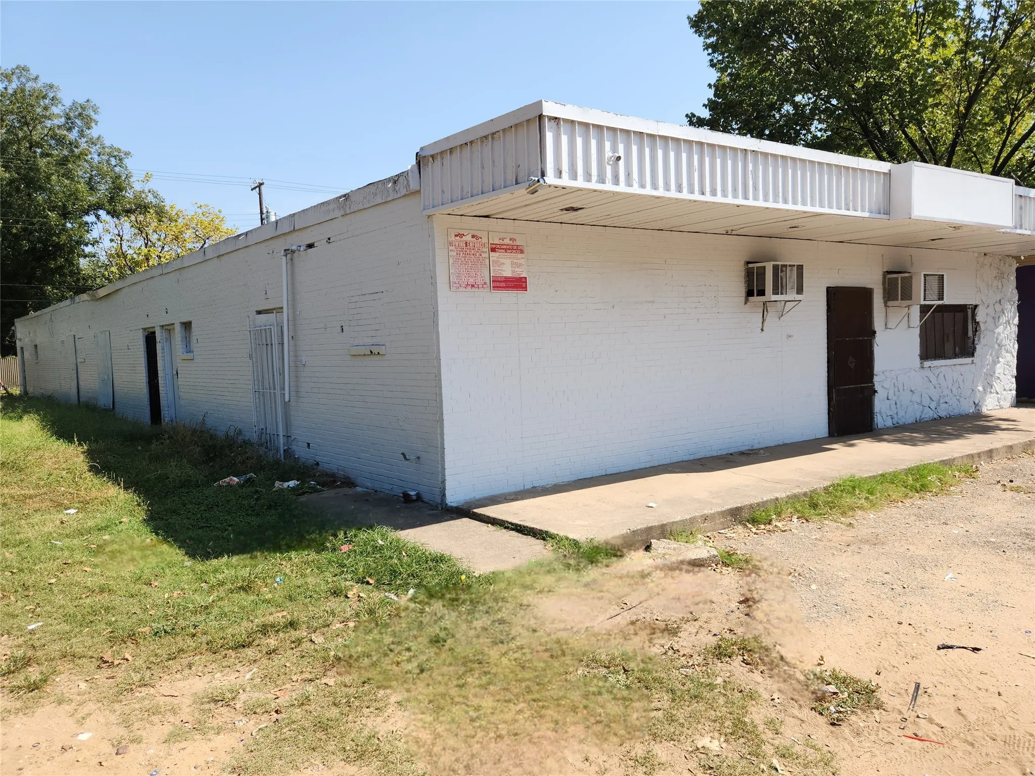 Side building